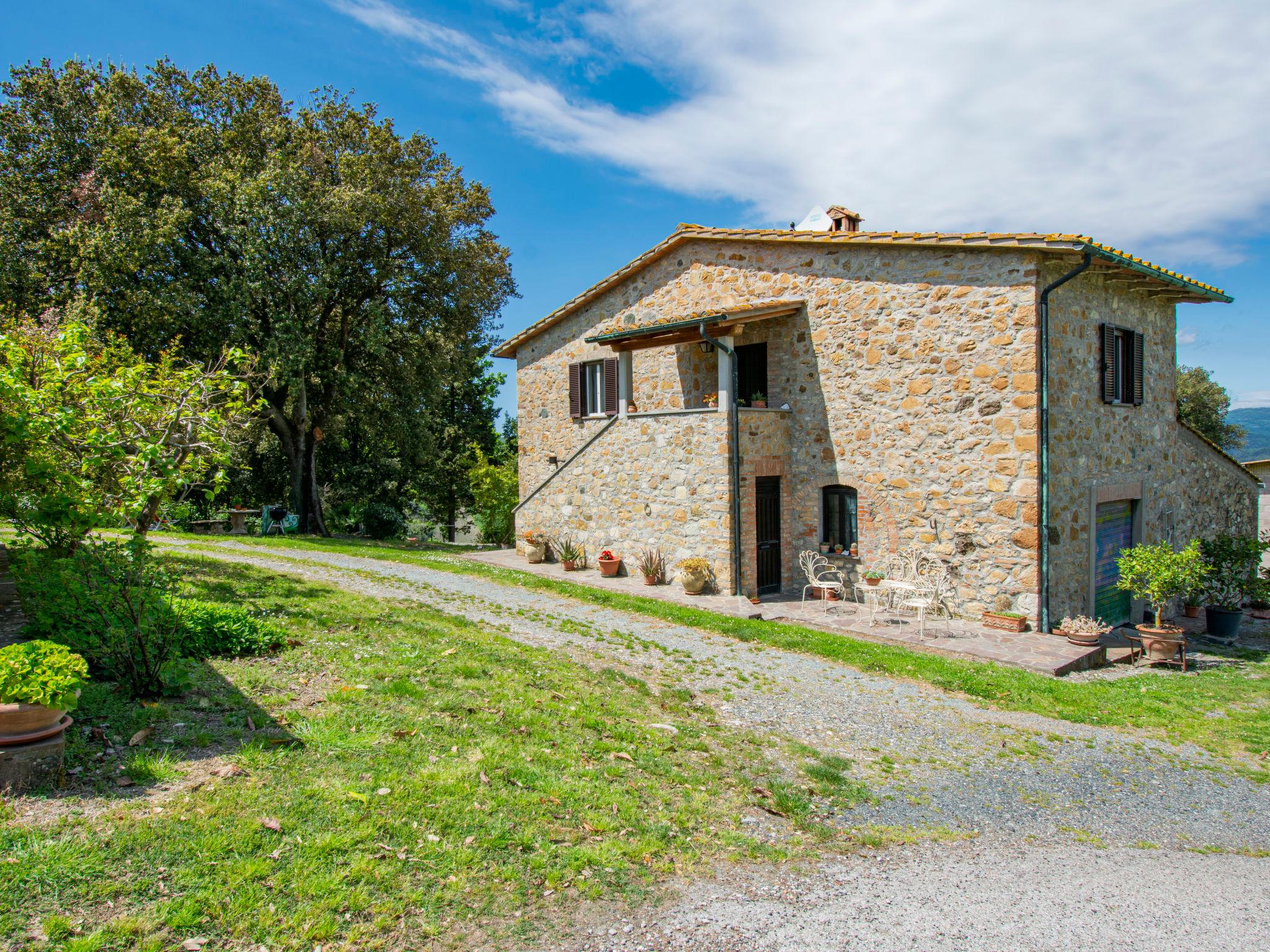 Photo 2 - Maison de 1 chambre à Pomarance avec jardin