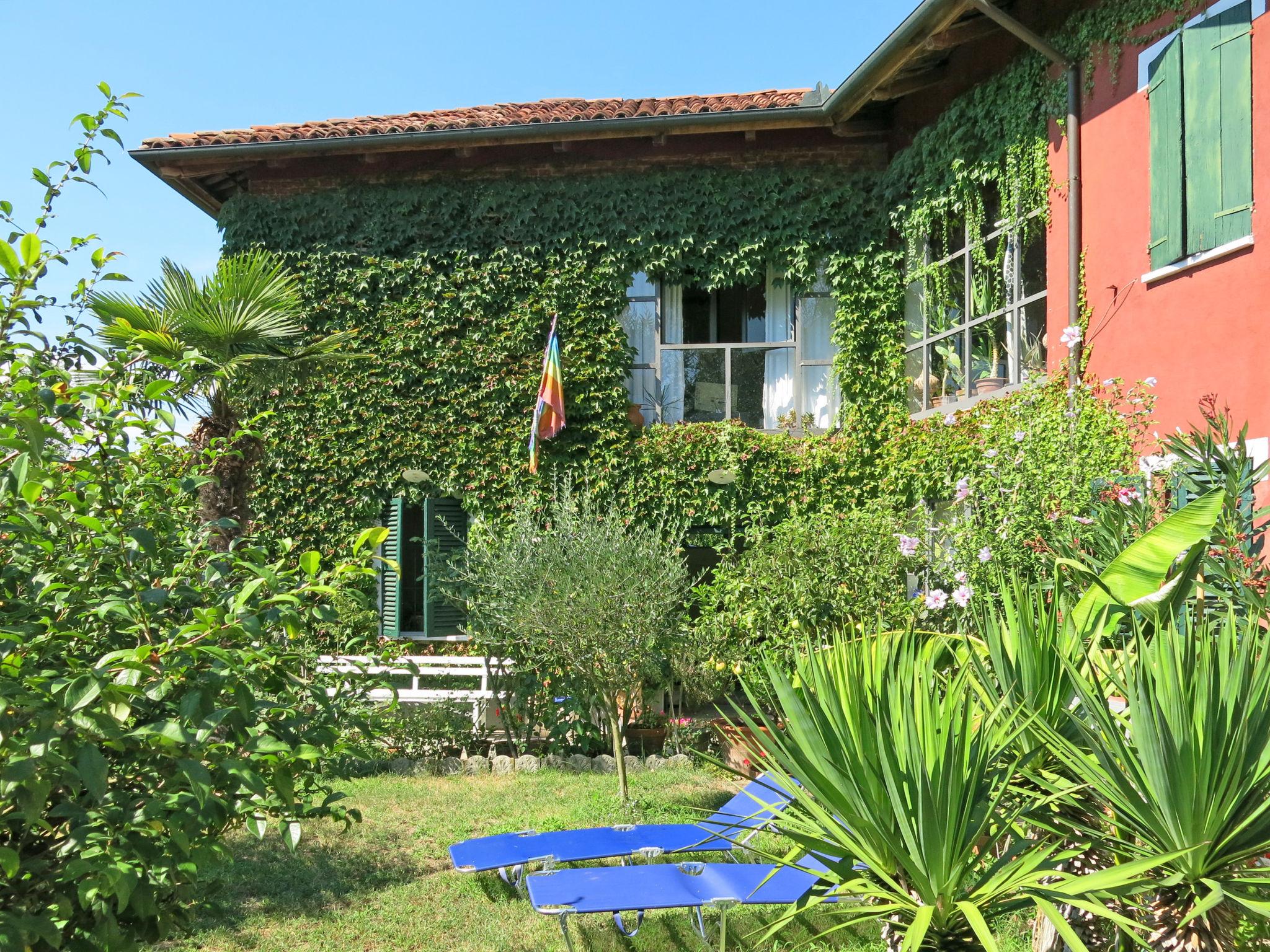 Photo 16 - Maison de 1 chambre à Asti avec jardin et terrasse