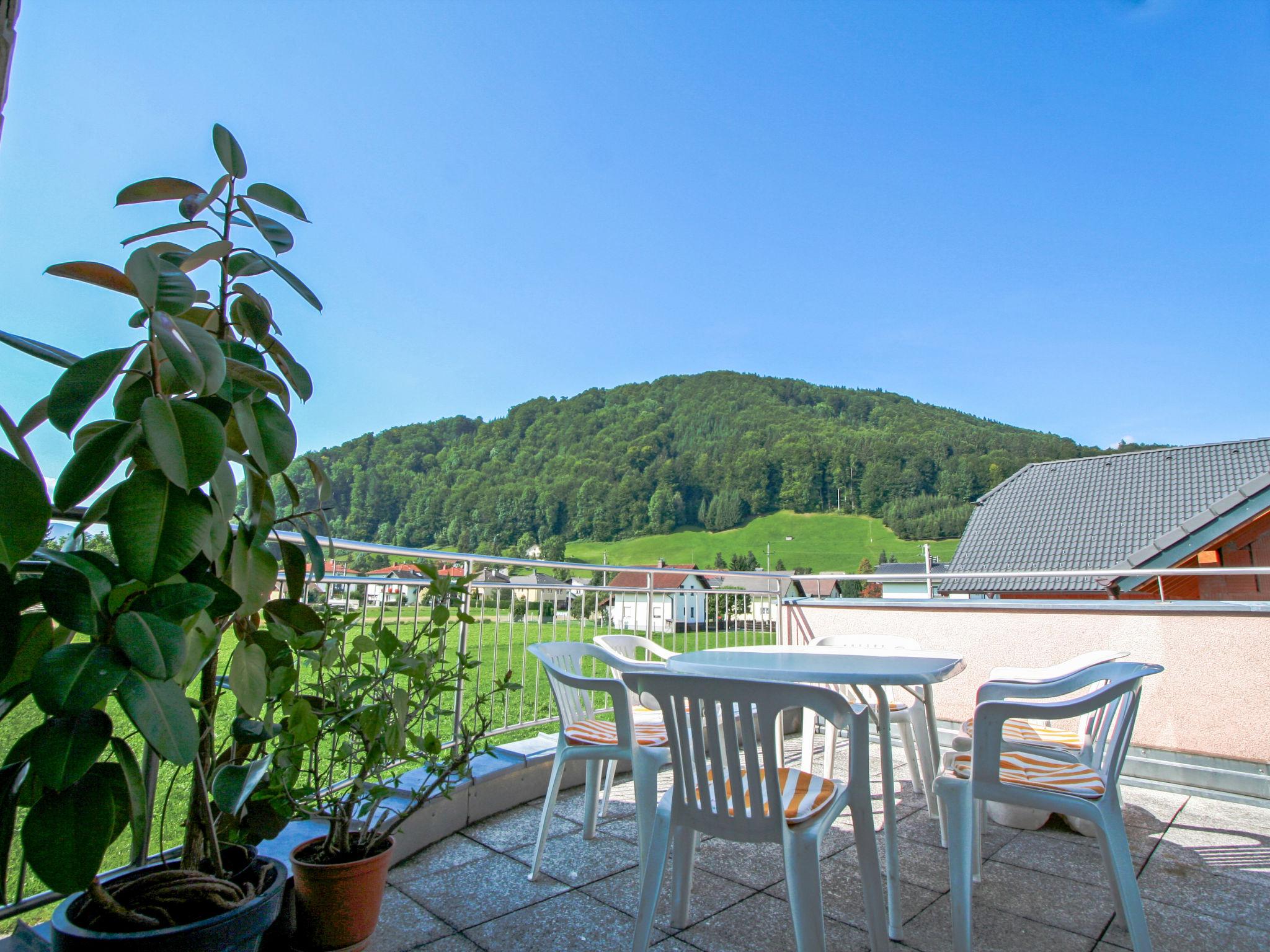 Photo 2 - Appartement de 3 chambres à Pinsdorf avec jardin et vues sur la montagne