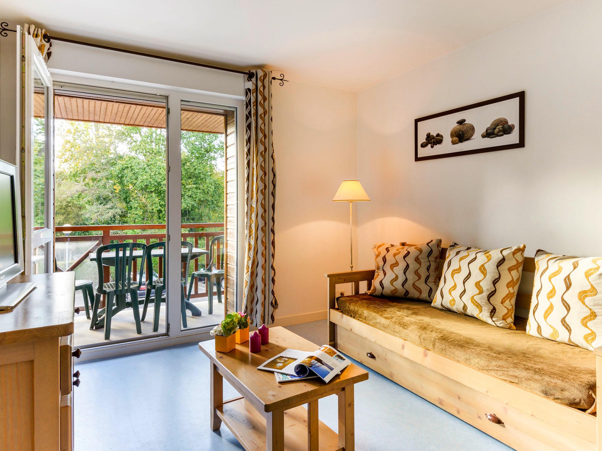 Foto 2 - Appartamento con 1 camera da letto a Saint-Briac-sur-Mer con piscina privata e vista mare