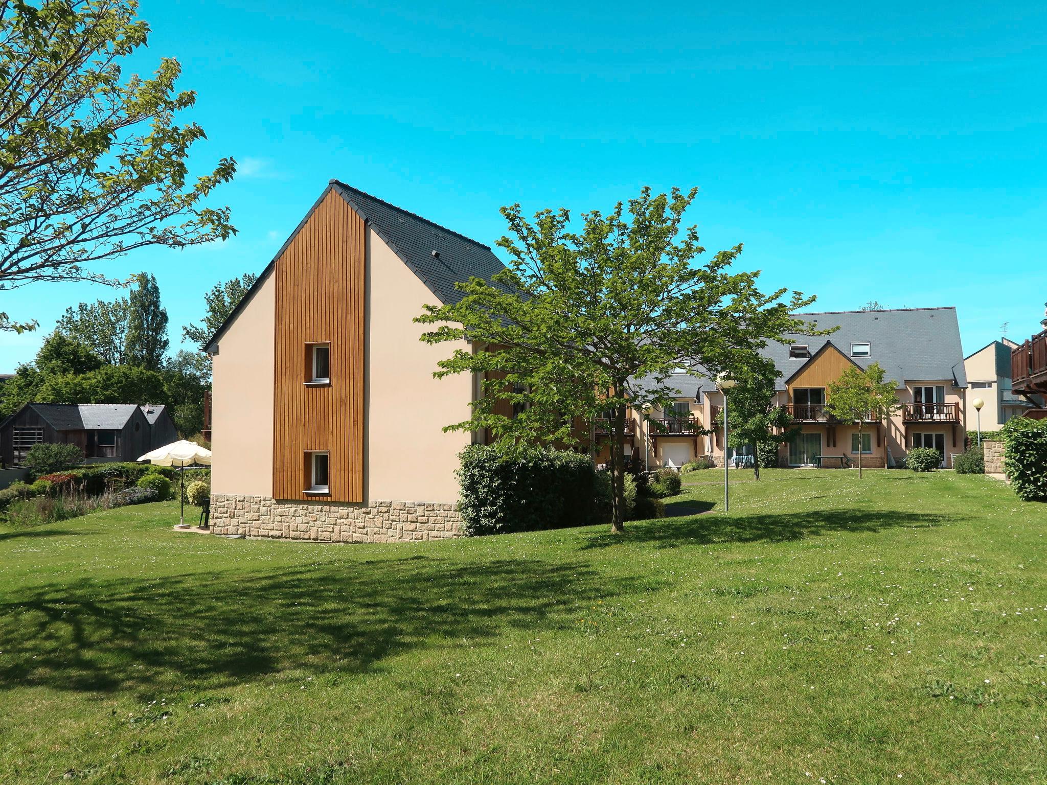 Foto 14 - Appartamento con 1 camera da letto a Saint-Briac-sur-Mer con piscina privata e vista mare