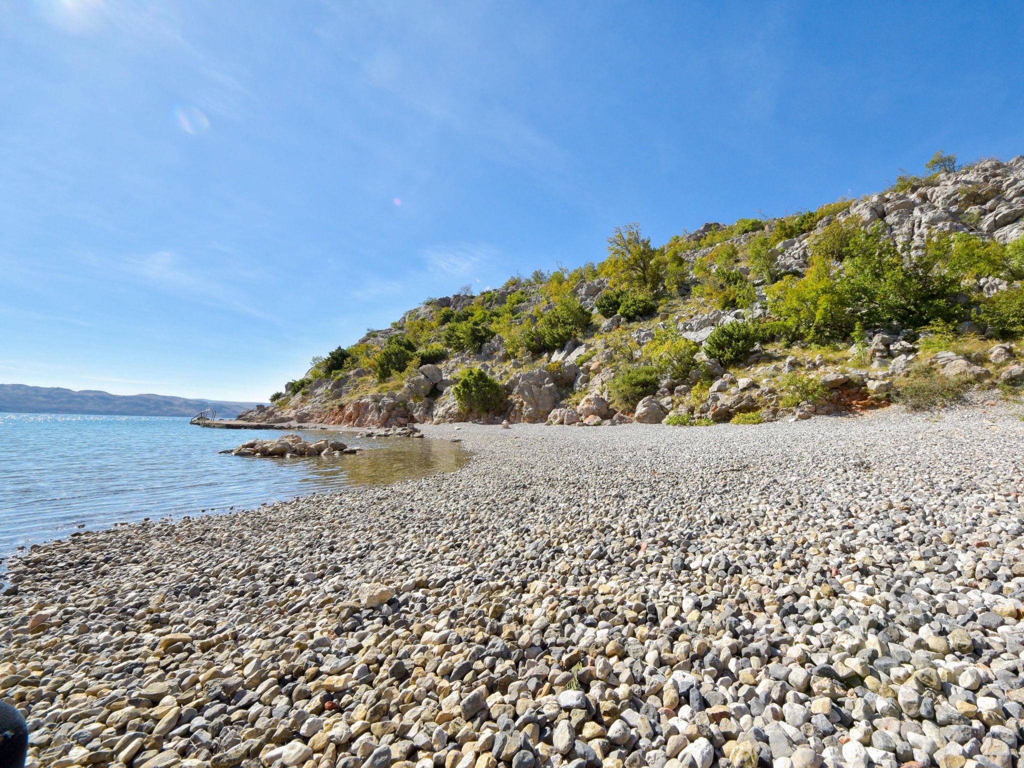 Foto 17 - Appartamento con 2 camere da letto a Karlobag con terrazza e vista mare