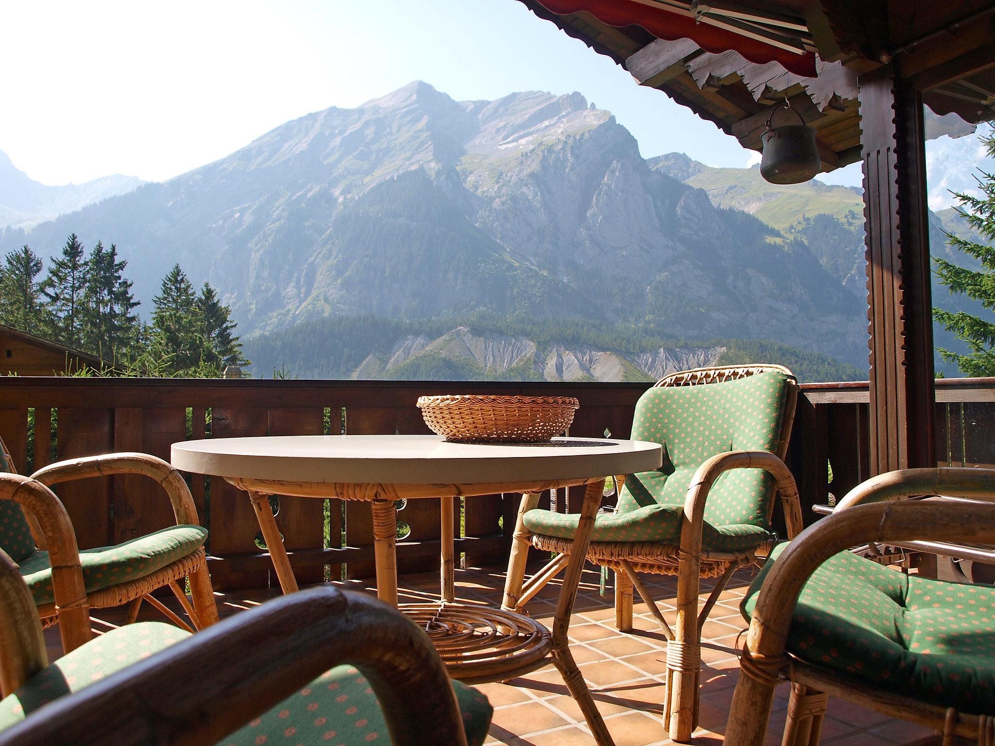 Foto 2 - Casa de 3 habitaciones en Kandersteg con jardín y vistas a la montaña