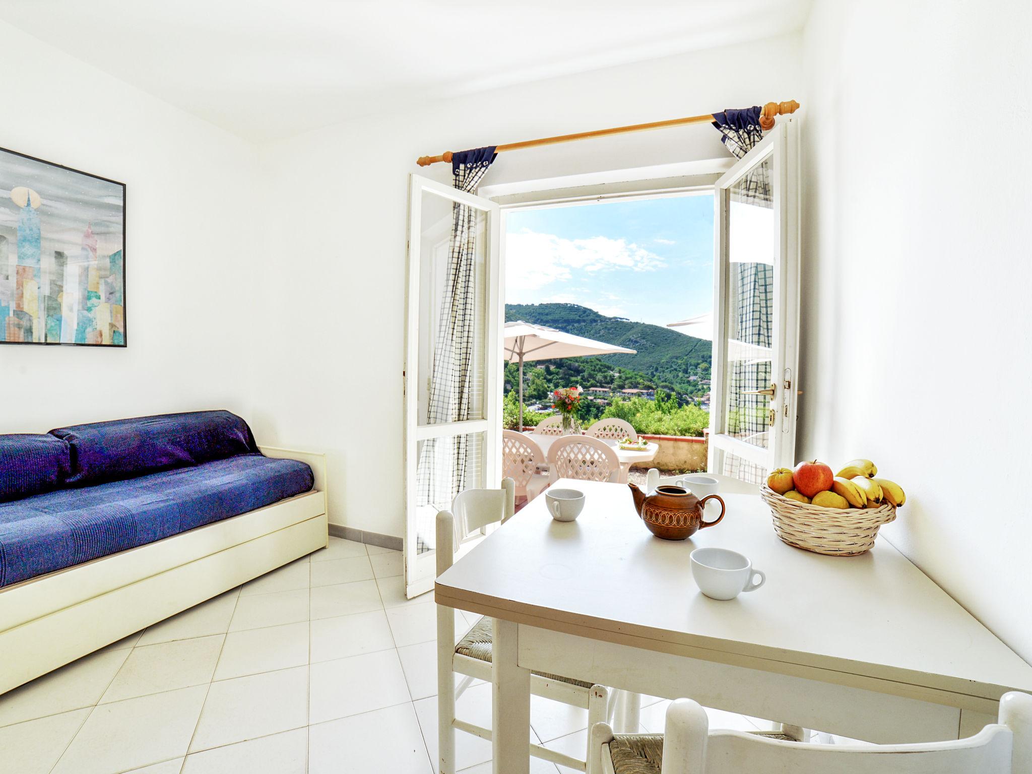 Foto 6 - Apartamento de 1 quarto em Capoliveri com jardim e vistas do mar