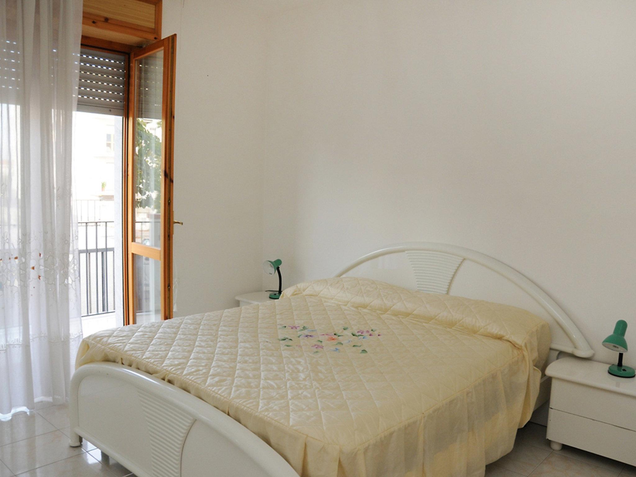 Foto 4 - Appartamento con 2 camere da letto a Capaccio Paestum con vista mare