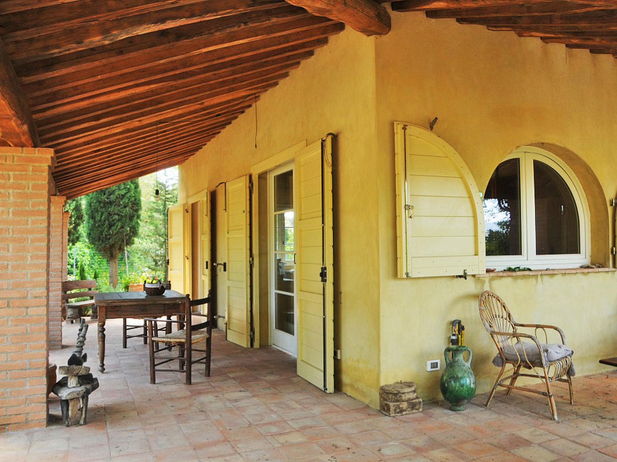 Photo 3 - Maison de 2 chambres à Montescudaio avec terrasse et vues à la mer