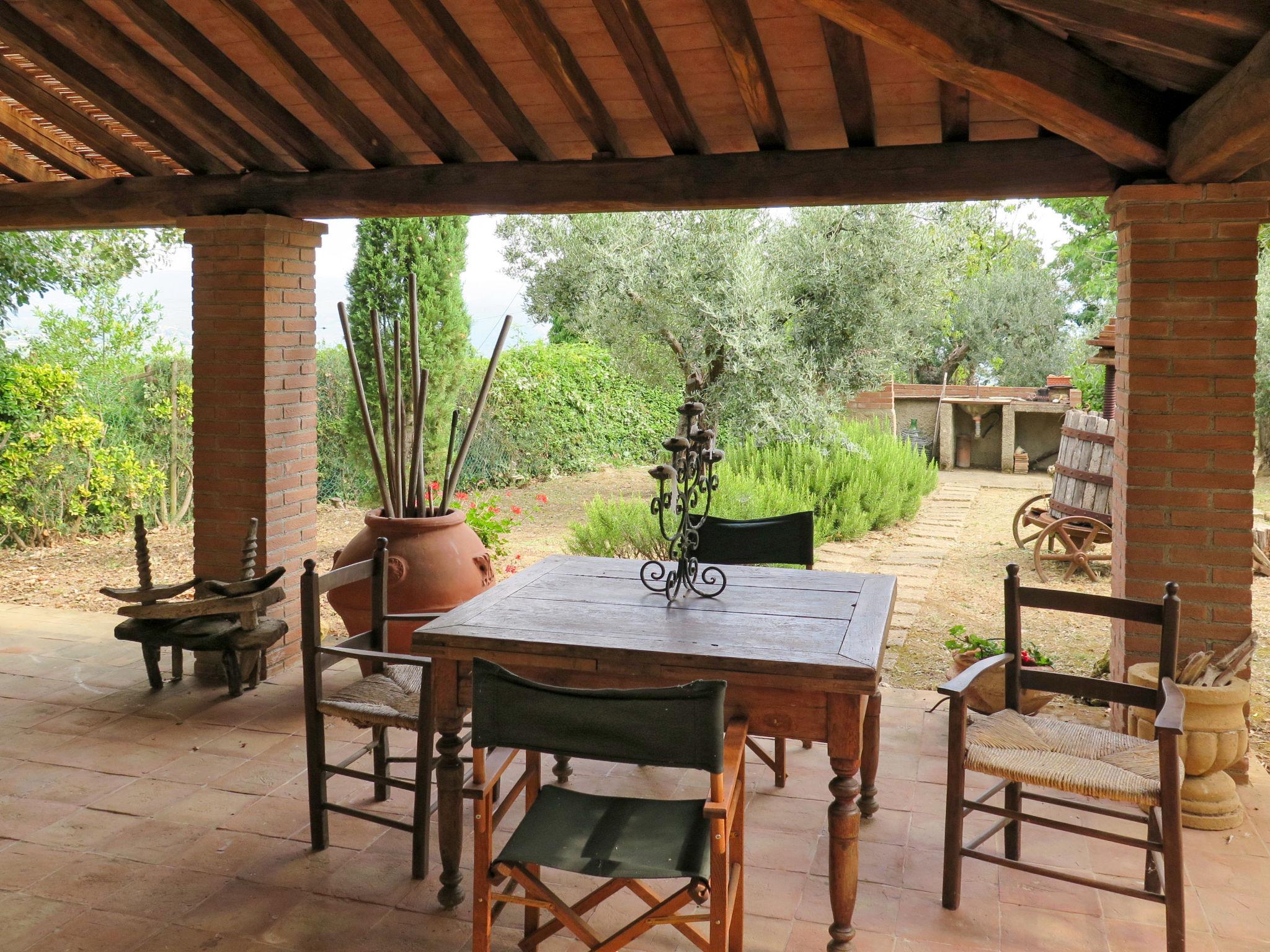 Photo 19 - Maison de 2 chambres à Montescudaio avec terrasse et vues à la mer