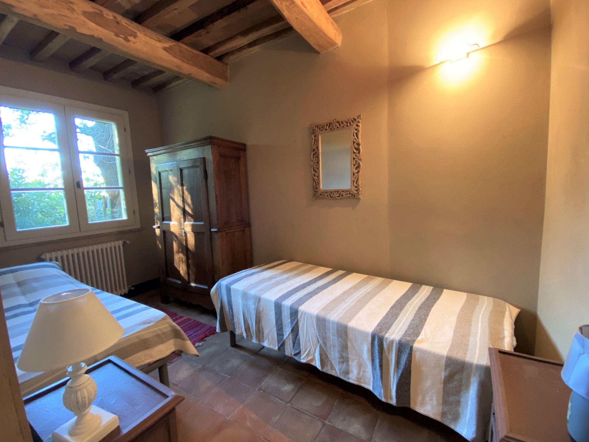 Photo 17 - 2 bedroom House in Montescudaio with garden and terrace