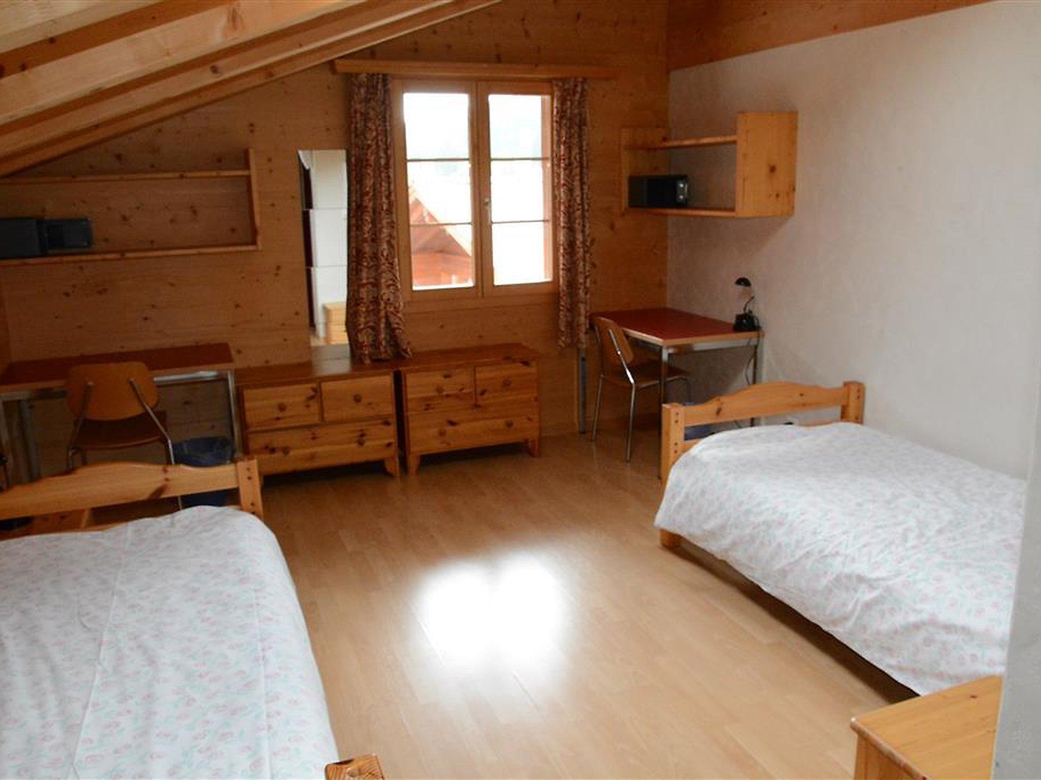 Foto 11 - Appartamento con 6 camere da letto a Saanen
