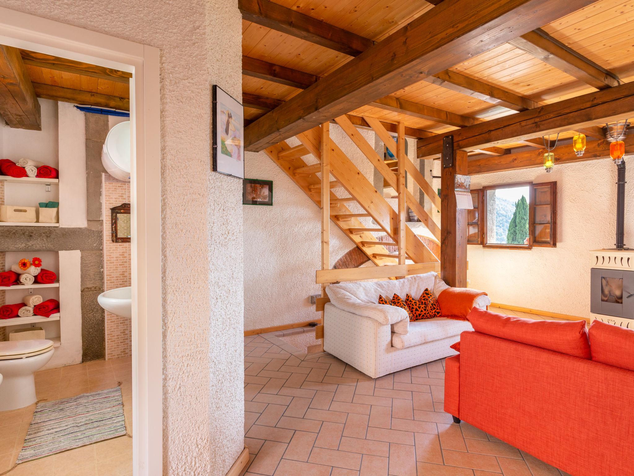 Photo 10 - 2 bedroom House in Bagni di Lucca with private pool and terrace