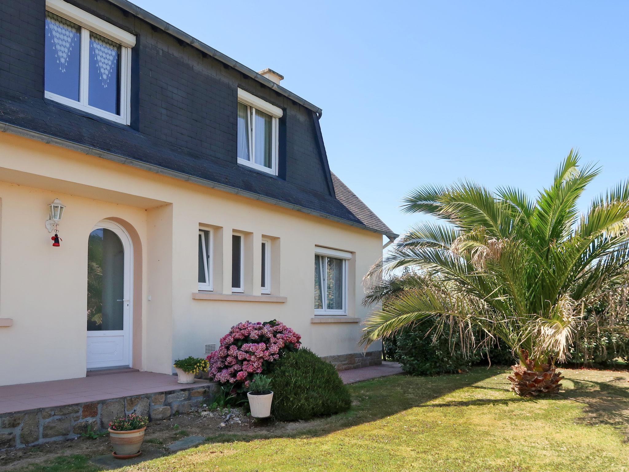 Photo 4 - Appartement de 3 chambres à Goulien avec jardin et vues à la mer