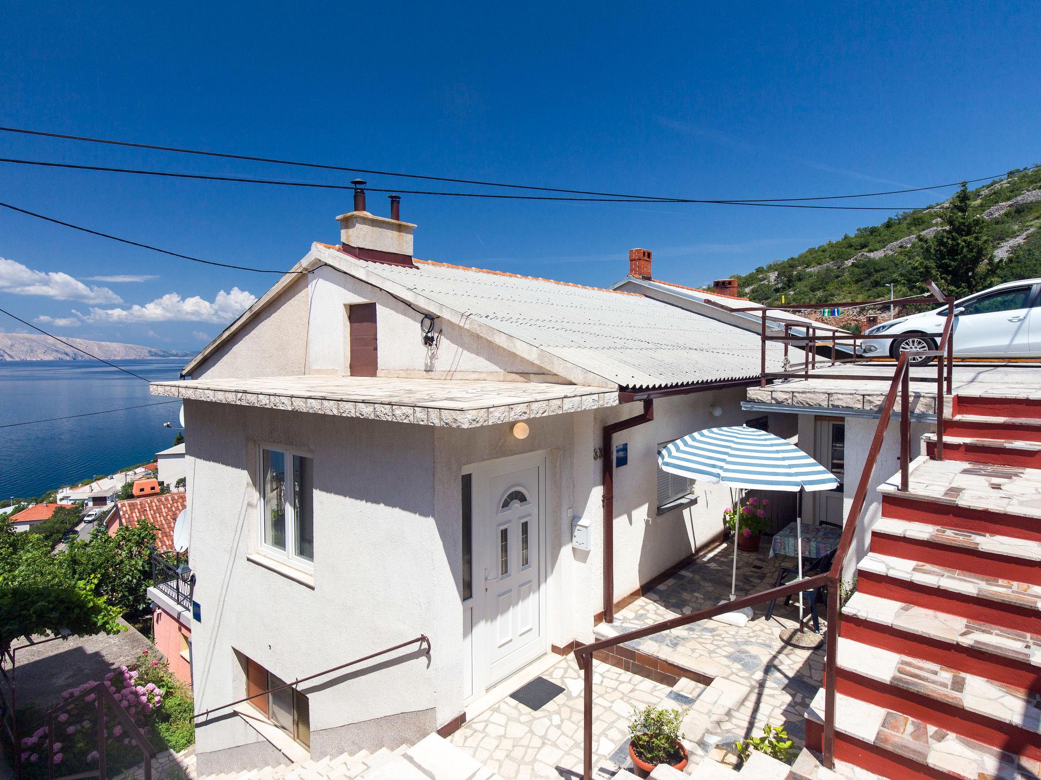 Foto 18 - Apartamento de 2 quartos em Senj com terraço e vistas do mar