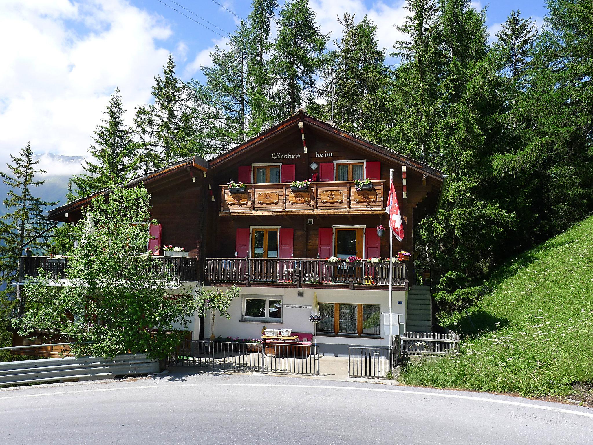 Foto 1 - Apartamento de 2 habitaciones en Sankt Niklaus con vistas a la montaña