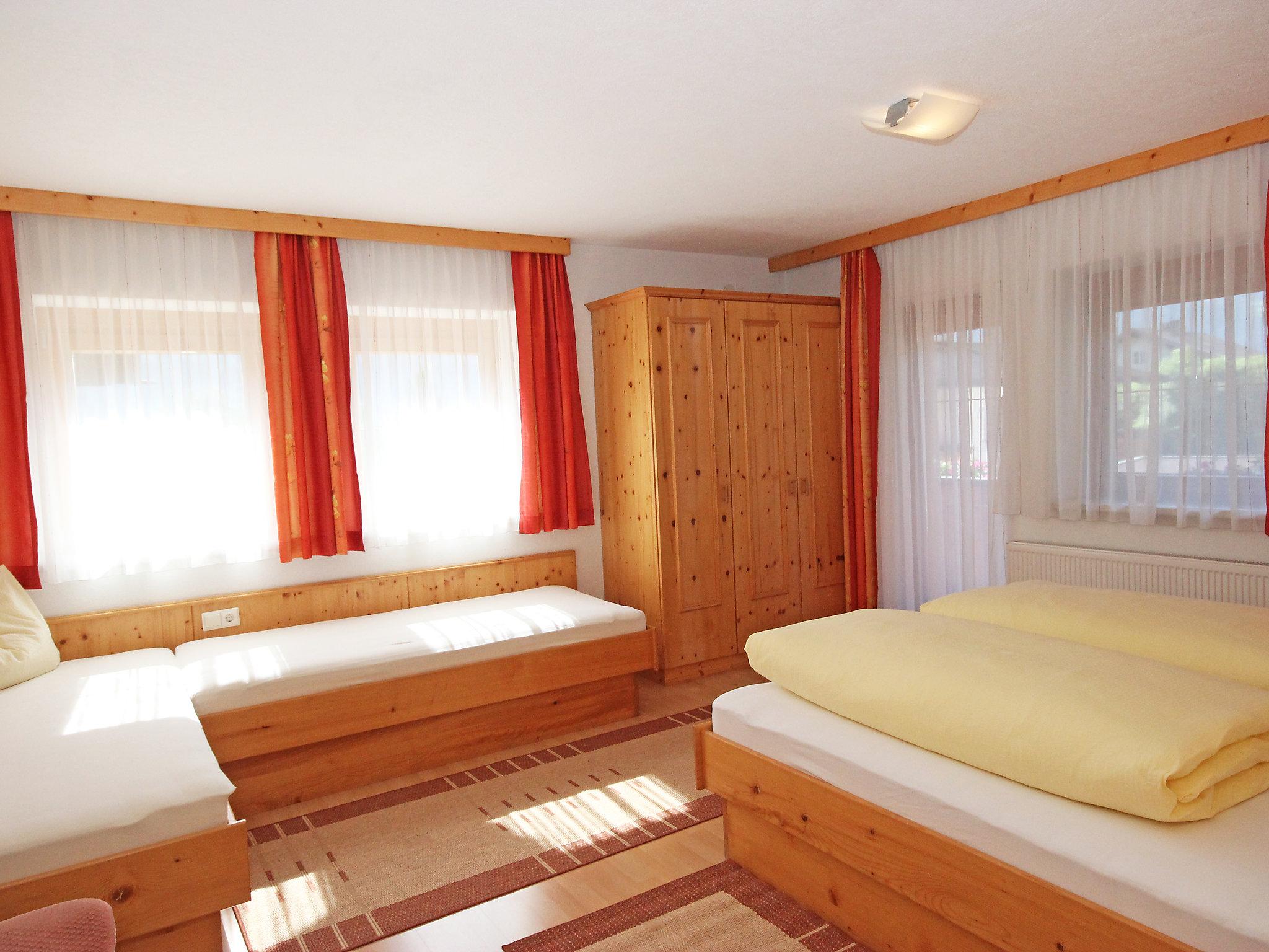 Foto 12 - Appartamento con 3 camere da letto a Aschau im Zillertal con giardino e sauna