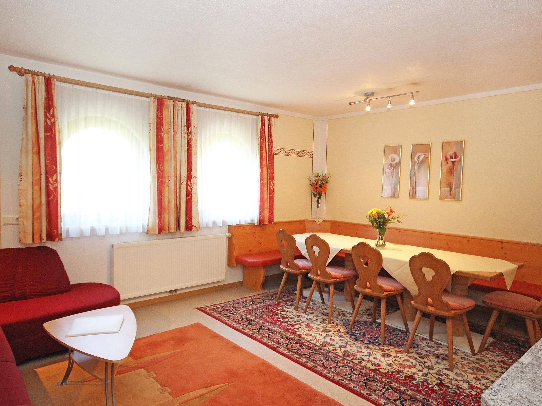 Photo 3 - 3 bedroom Apartment in Aschau im Zillertal with garden and sauna