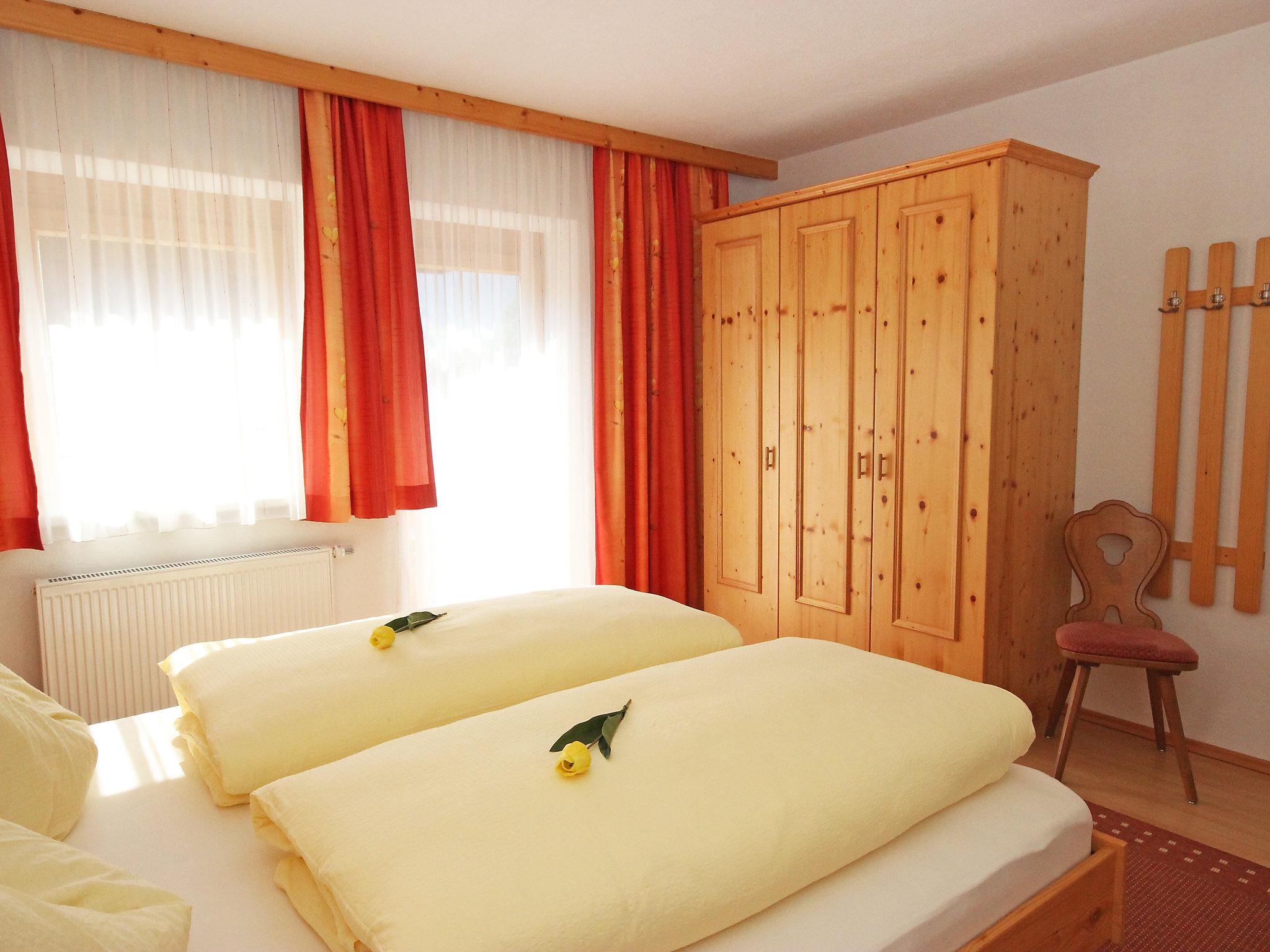 Foto 10 - Appartamento con 3 camere da letto a Aschau im Zillertal con giardino e sauna