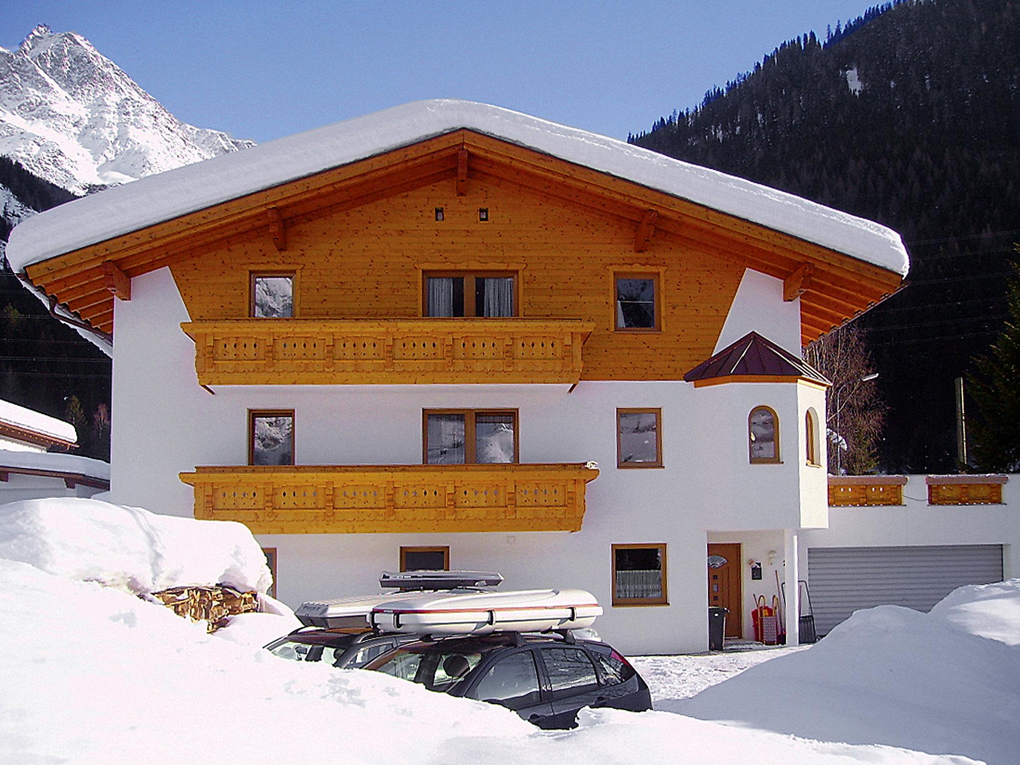 Foto 17 - Apartamento de 2 quartos em Pettneu am Arlberg com jardim e vista para a montanha