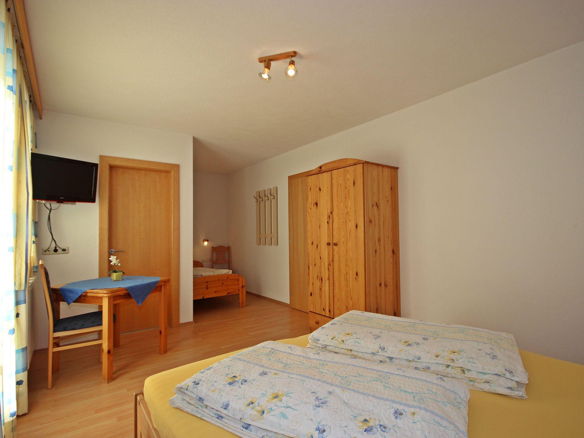 Foto 15 - Apartamento de 4 quartos em Pettneu am Arlberg com jardim