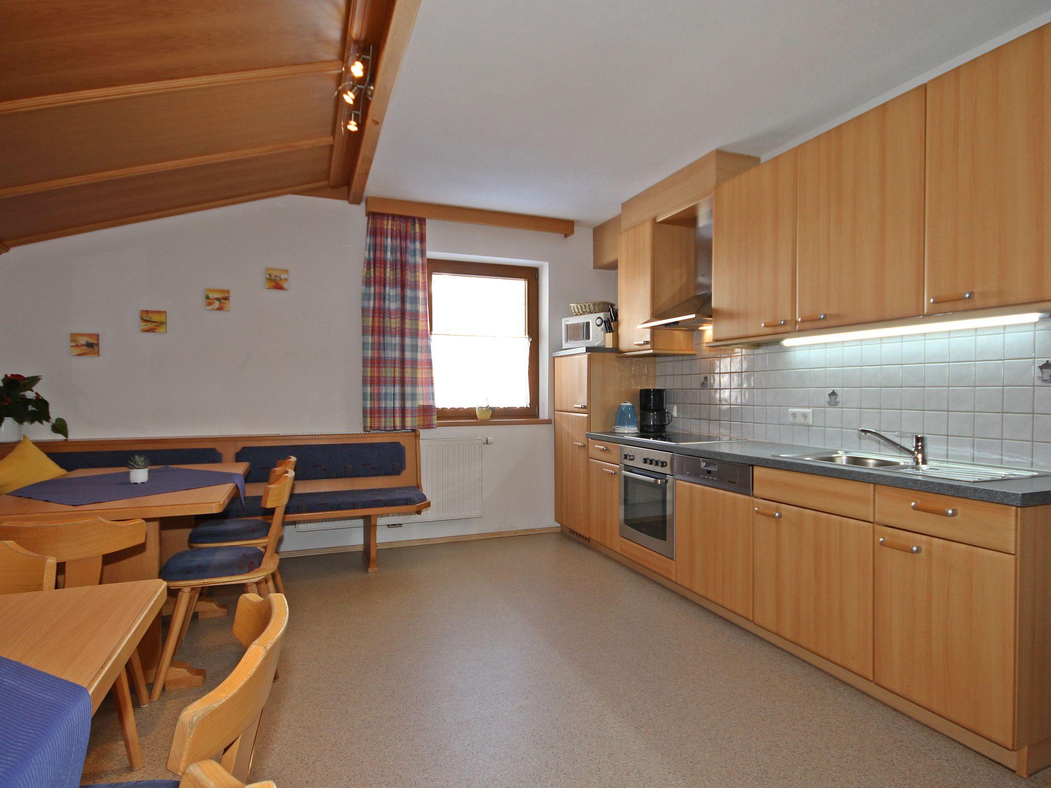 Foto 6 - Apartamento de 4 quartos em Pettneu am Arlberg com jardim