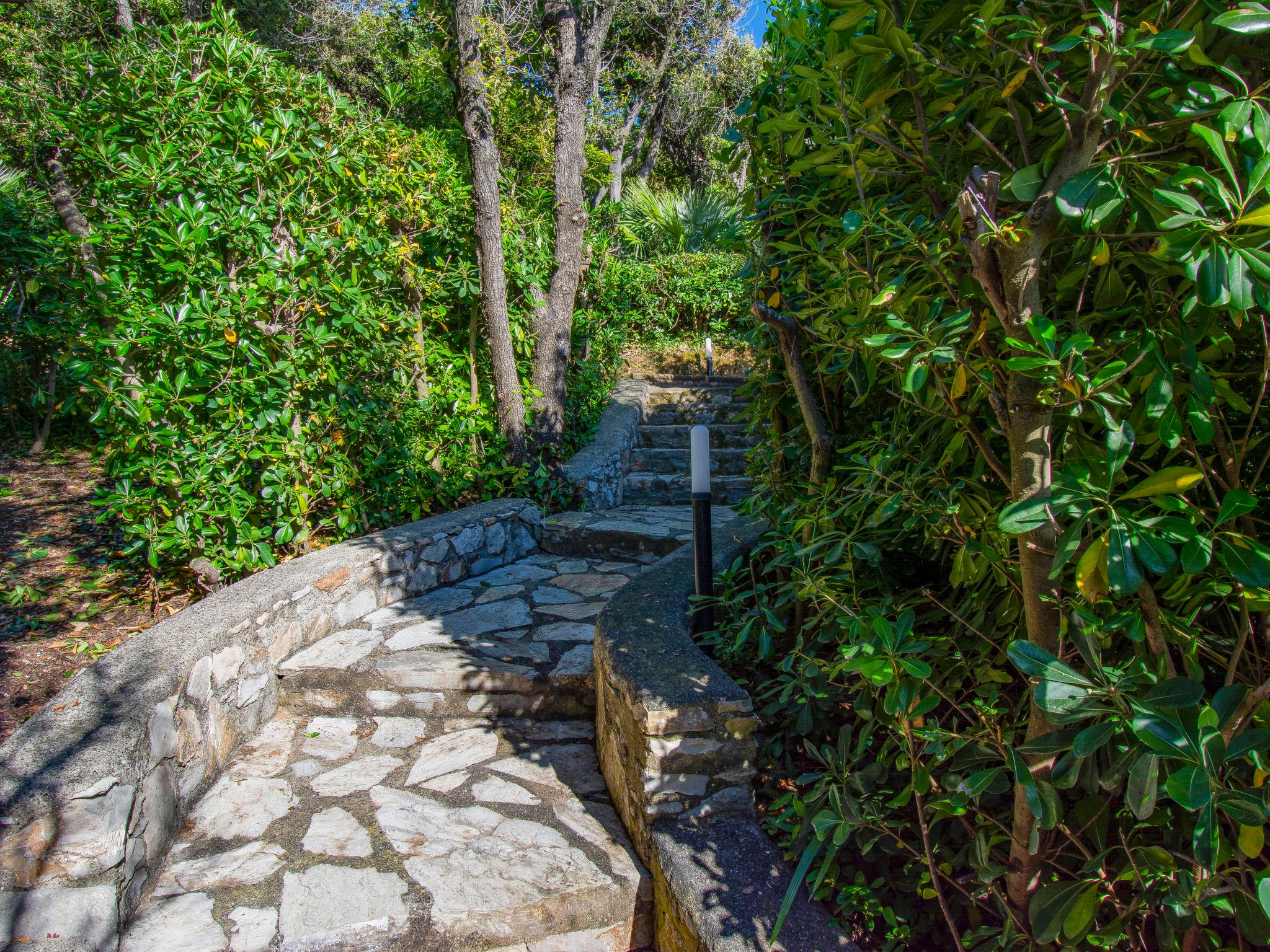 Photo 33 - Maison de 4 chambres à Rosignano Marittimo avec jardin et vues à la mer