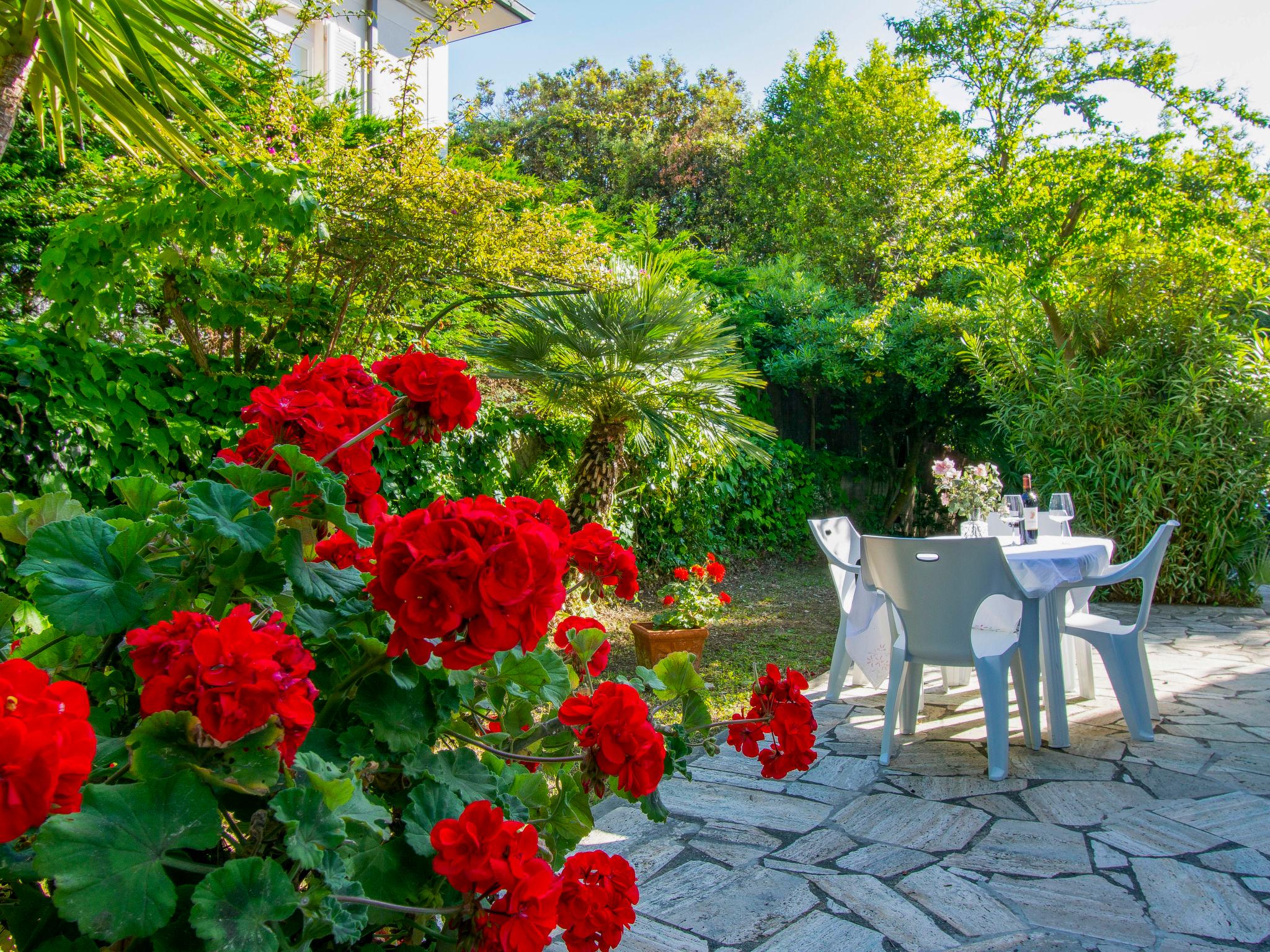 Foto 5 - Casa de 4 quartos em Rosignano Marittimo com jardim e vistas do mar