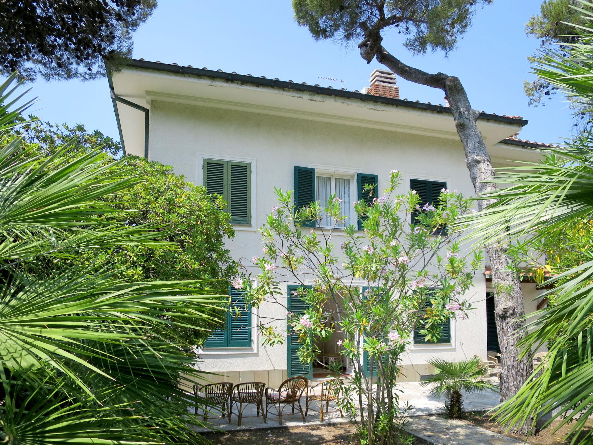 Photo 2 - Maison de 4 chambres à Rosignano Marittimo avec jardin et terrasse