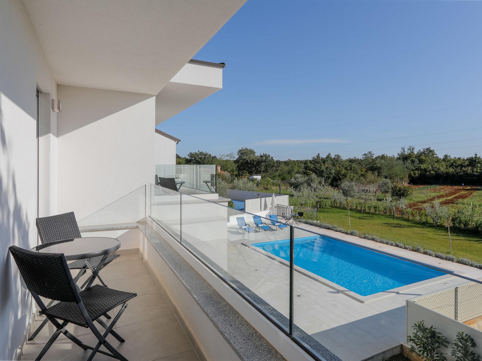 Photo 21 - Maison de 5 chambres à Poreč avec piscine privée et vues à la mer