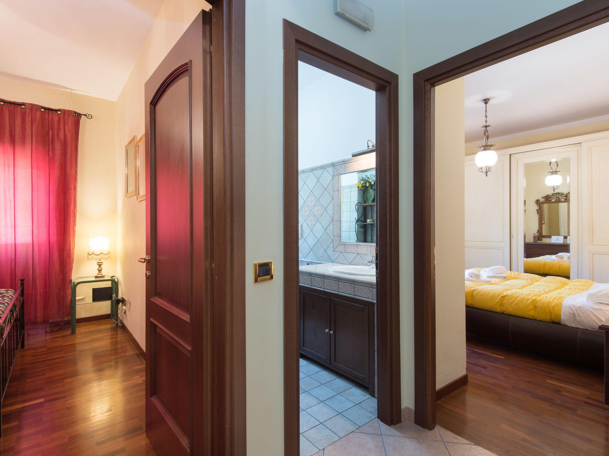 Foto 18 - Apartment mit 2 Schlafzimmern in Rom