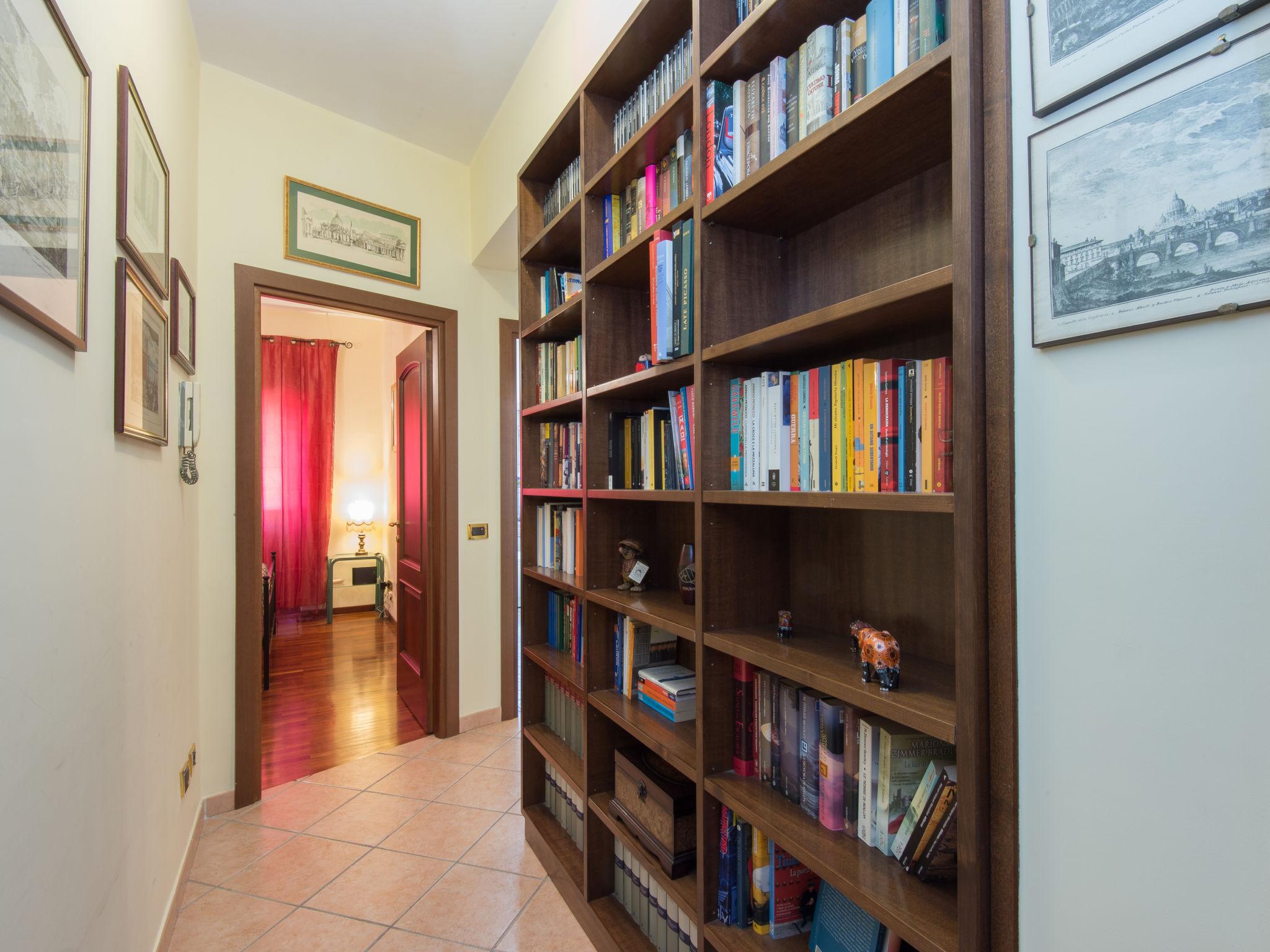 Photo 38 - 2 bedroom Apartment in Rome