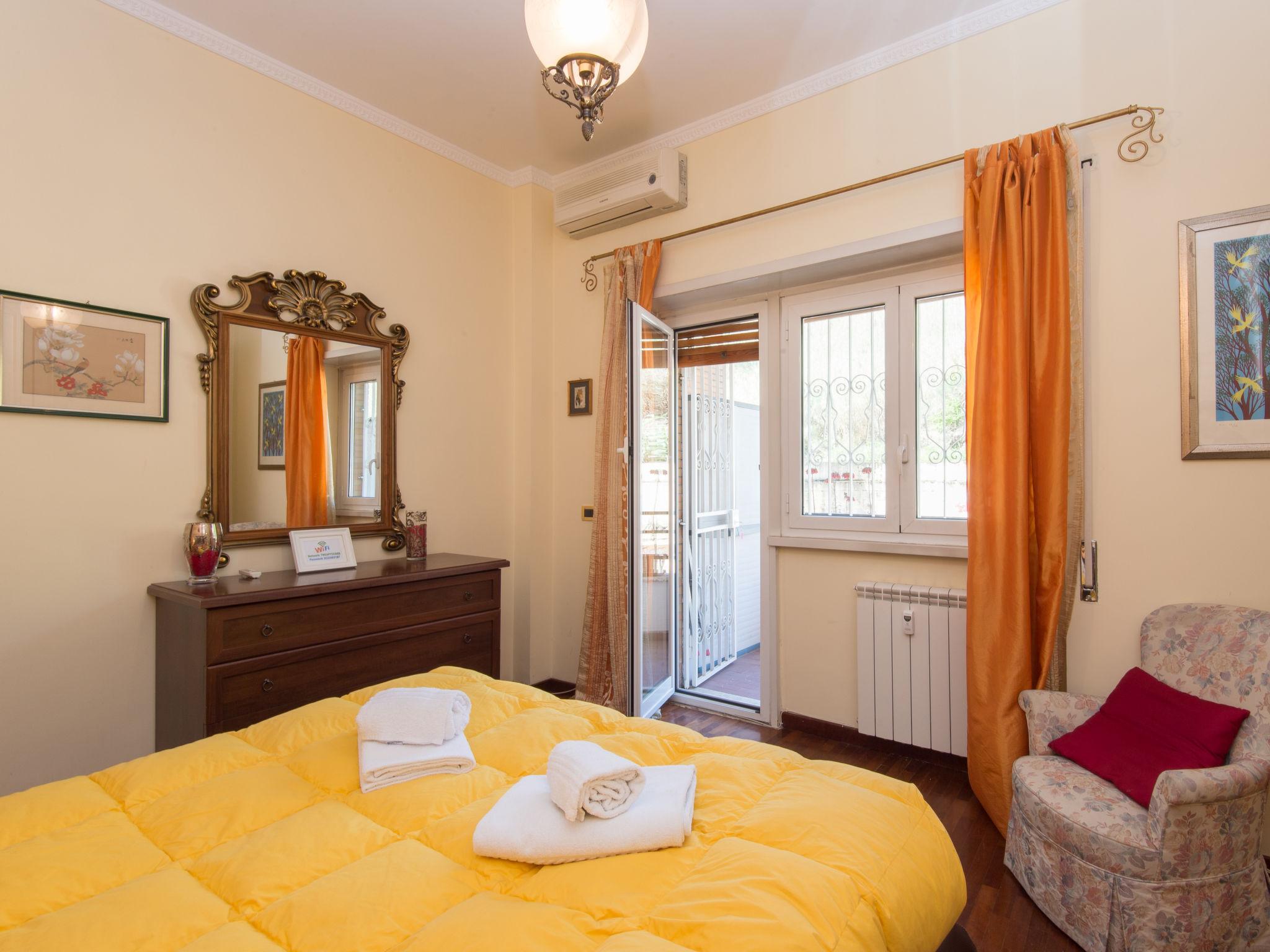 Foto 3 - Apartamento de 2 quartos em Roma