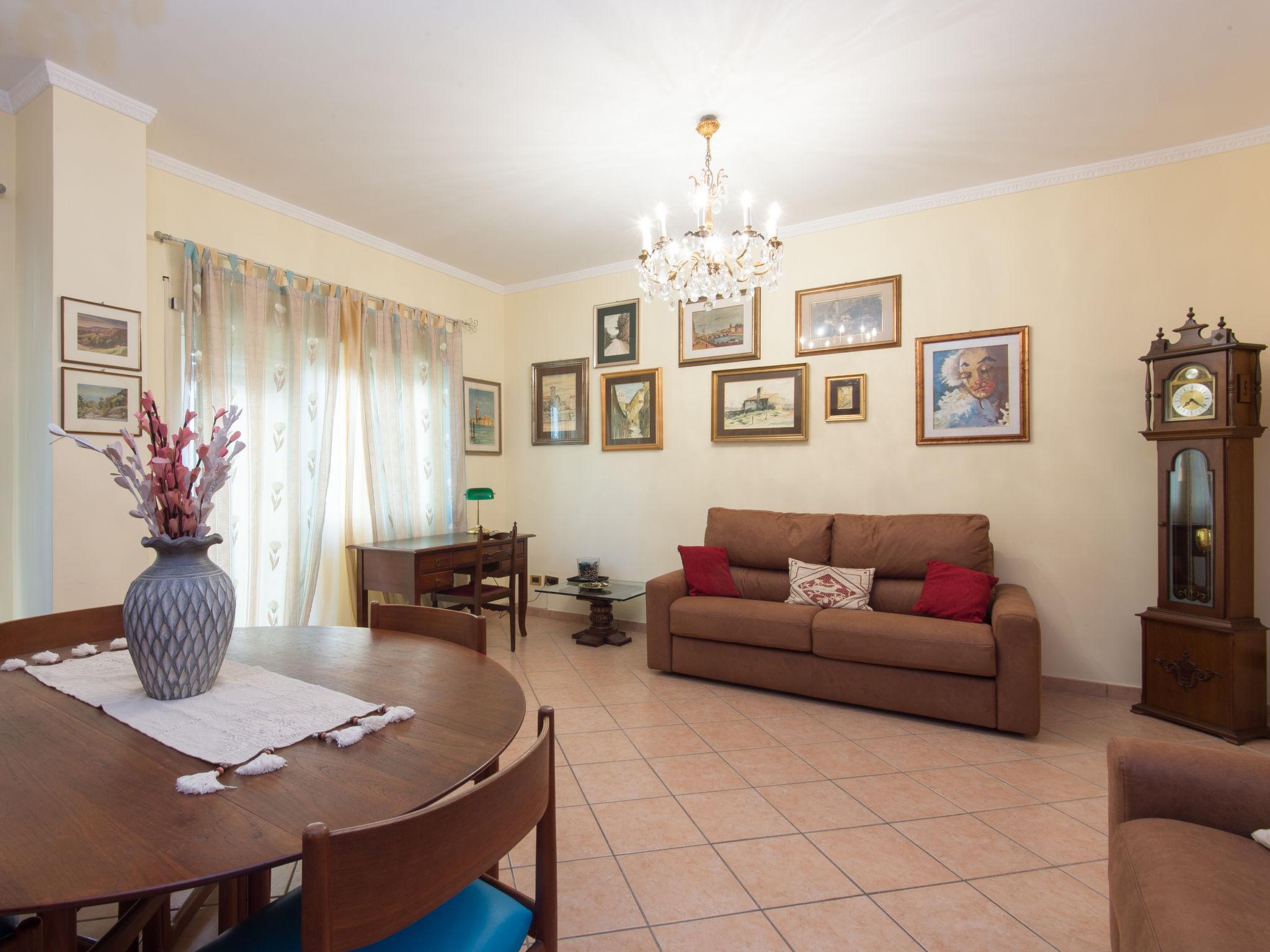 Photo 37 - 2 bedroom Apartment in Rome