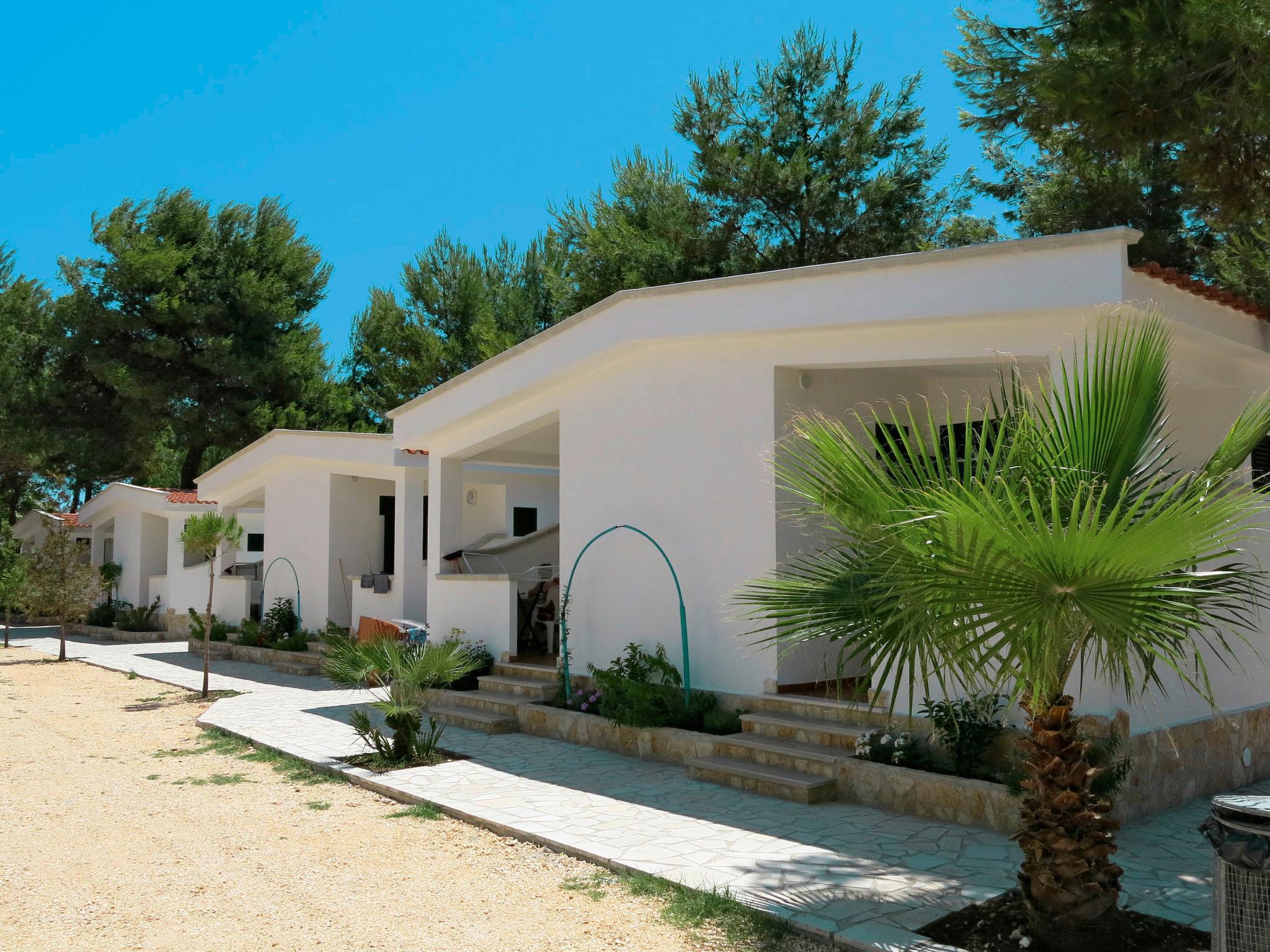 Photo 13 - Maison de 1 chambre à Vieste avec piscine et jardin