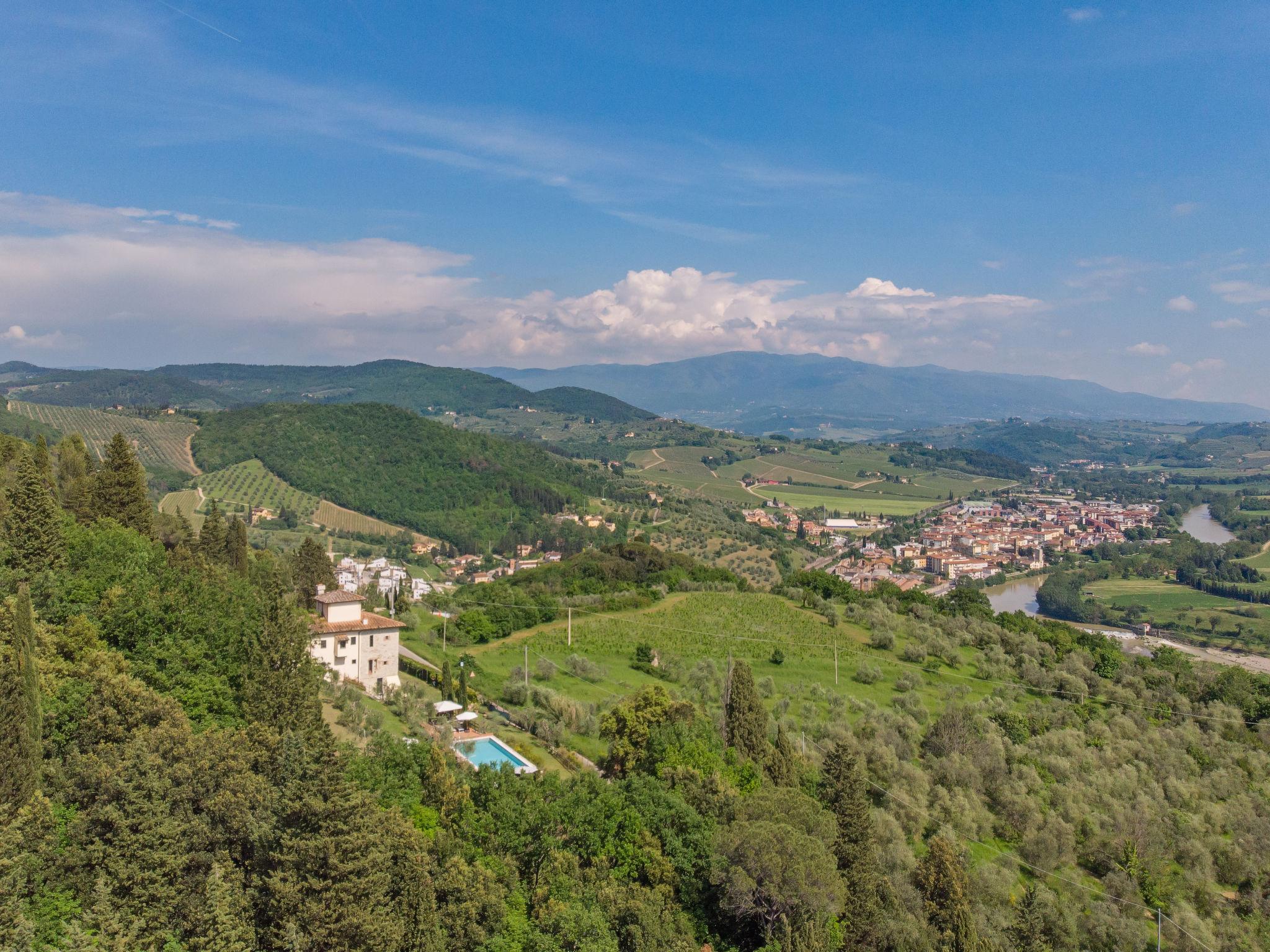 Foto 6 - Casa con 6 camere da letto a Pontassieve con piscina privata e giardino