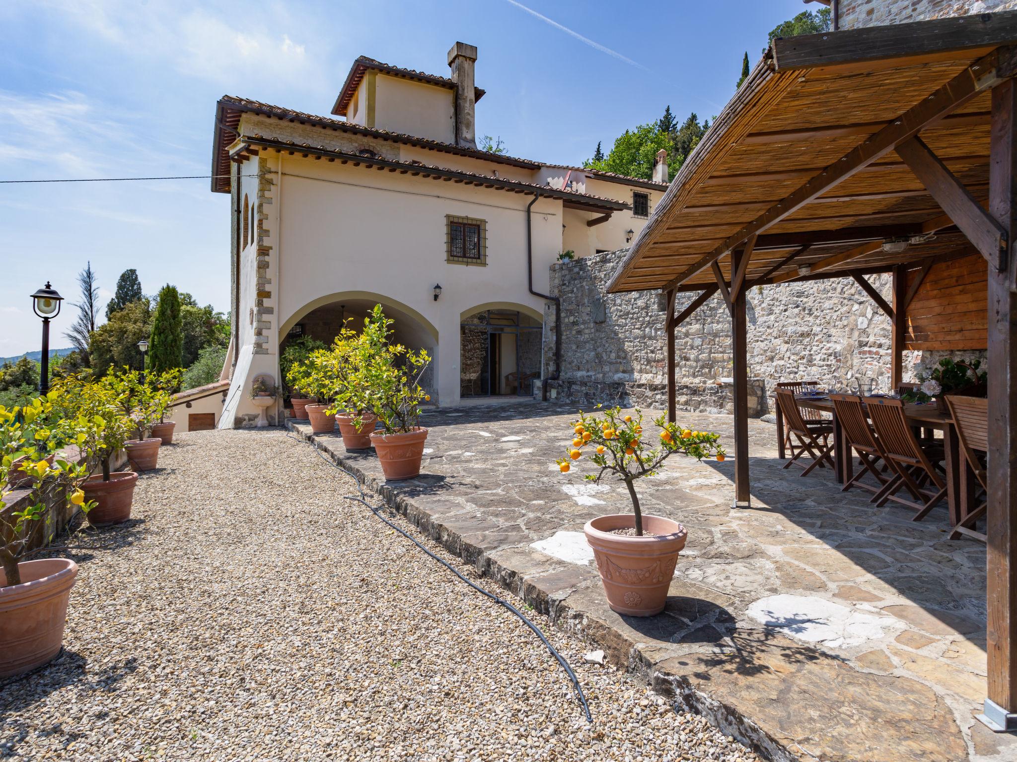 Foto 2 - Casa con 6 camere da letto a Pontassieve con piscina privata e giardino