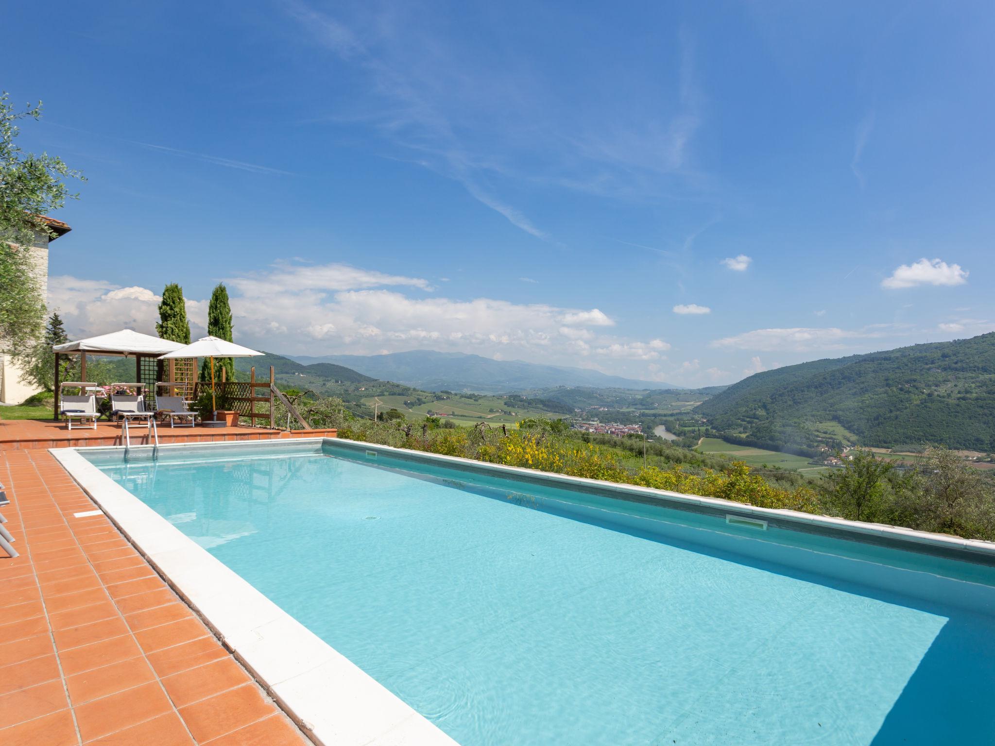 Photo 3 - 6 bedroom House in Pontassieve with private pool and garden