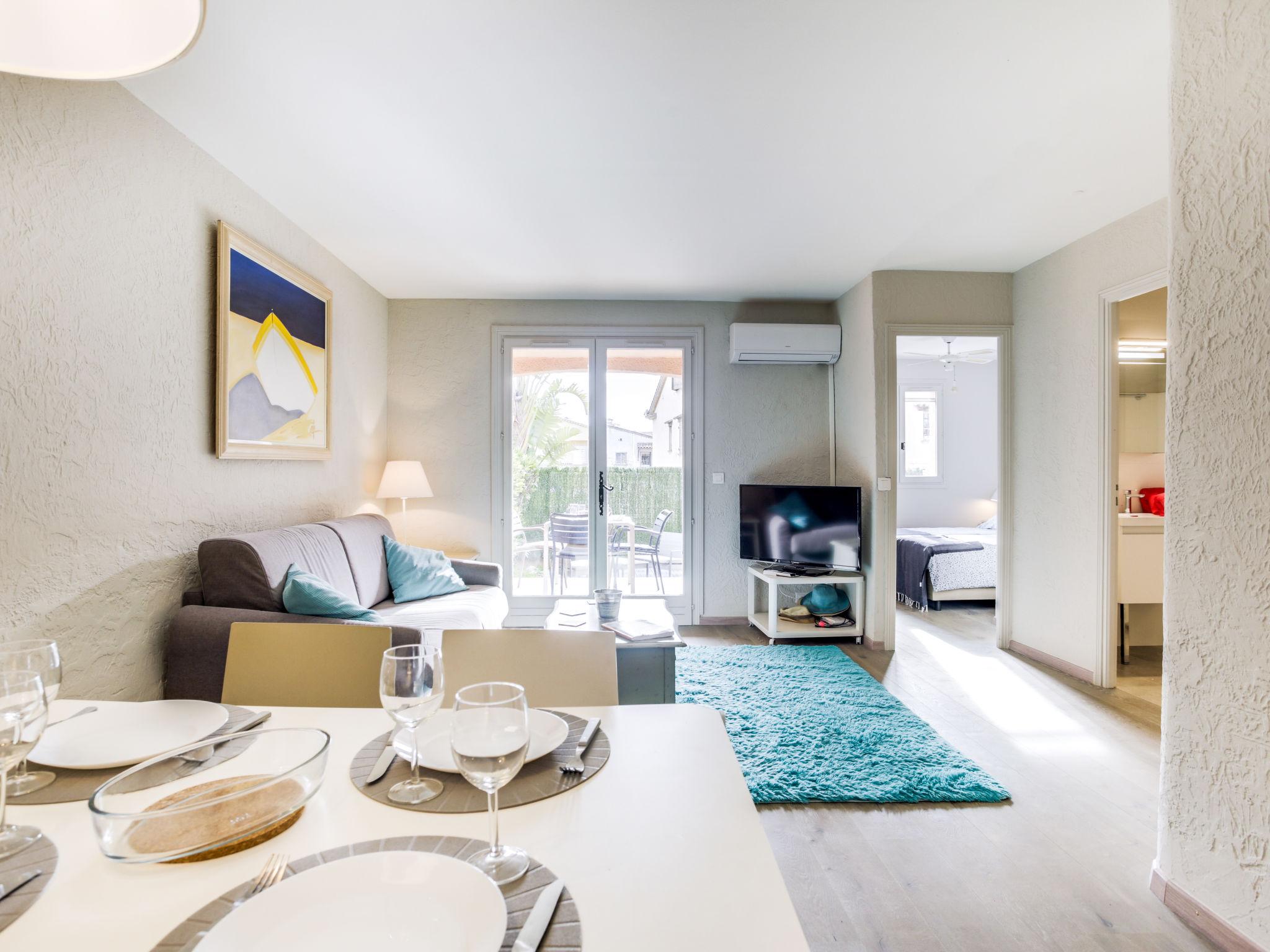 Foto 2 - Apartment mit 1 Schlafzimmer in Sainte-Maxime mit garten und blick aufs meer