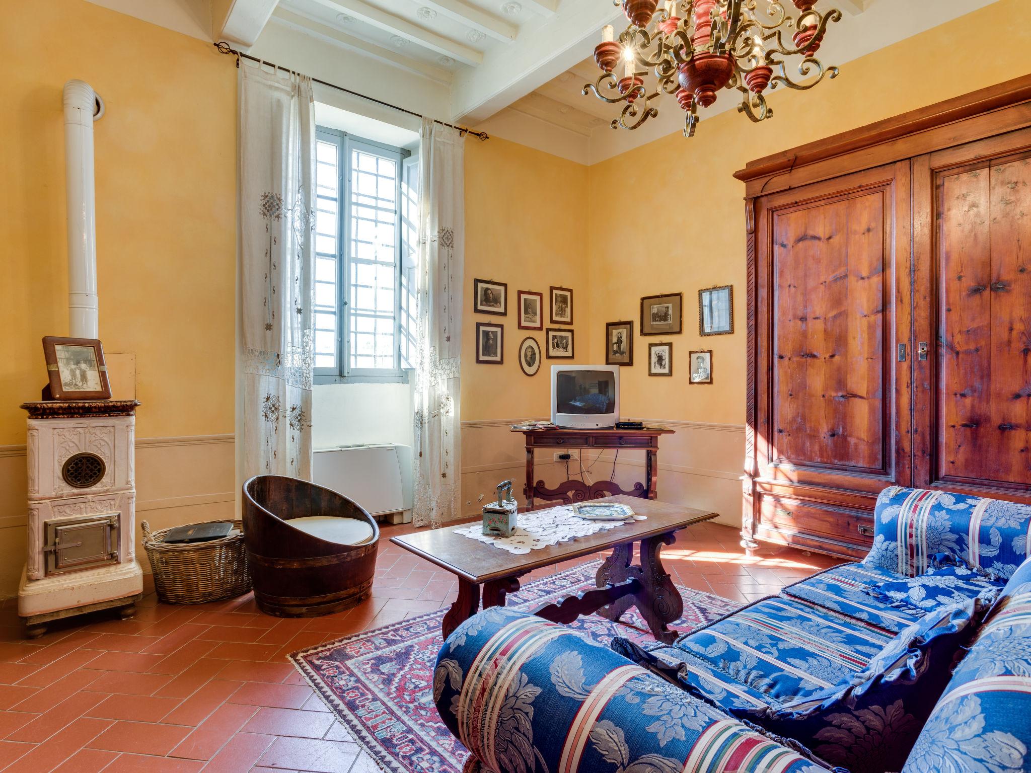 Foto 13 - Casa con 7 camere da letto a Serravalle Pistoiese con piscina privata e giardino