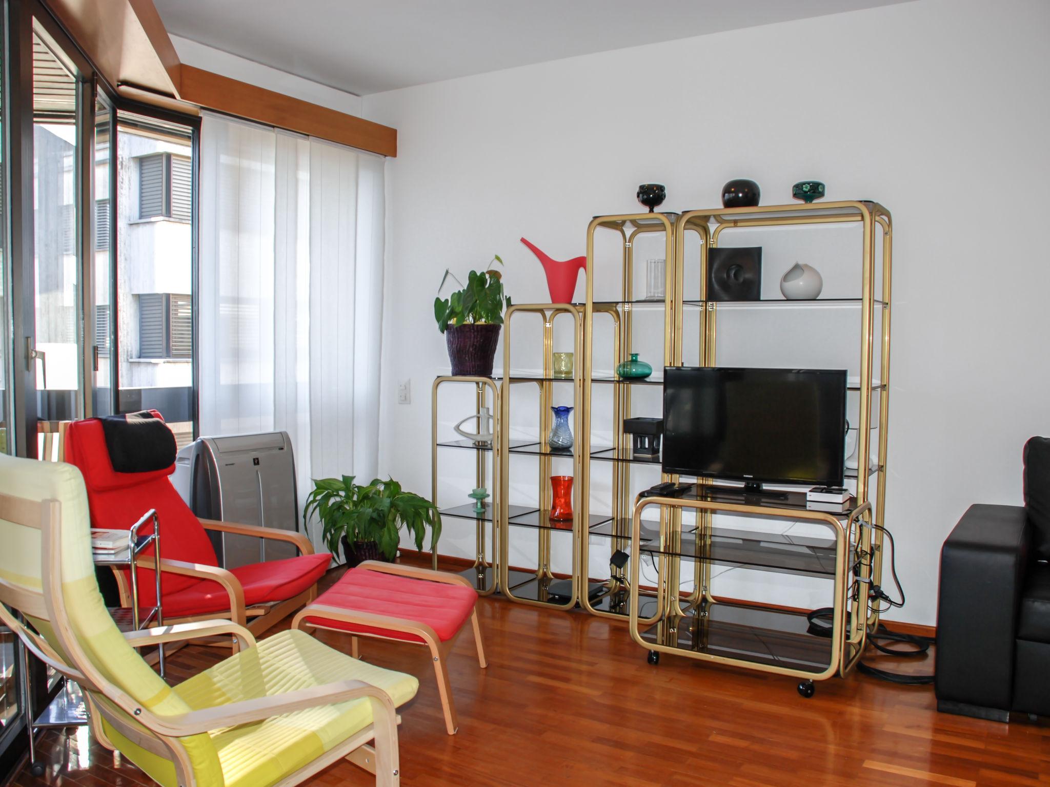 Foto 14 - Apartamento de 2 quartos em Lugano com vista para a montanha