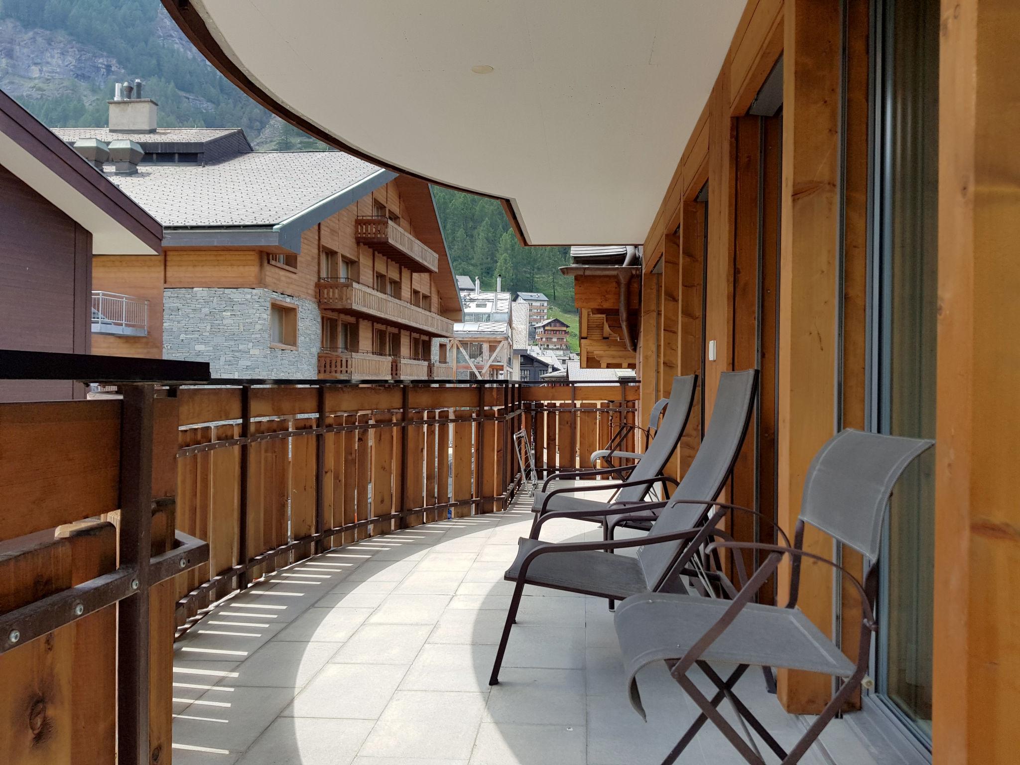 Foto 12 - Appartamento con 1 camera da letto a Zermatt con vista sulle montagne