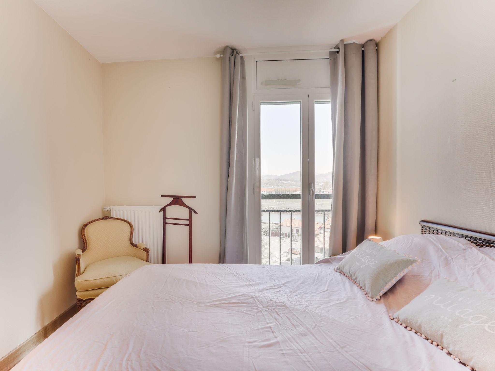 Foto 15 - Appartamento con 1 camera da letto a Saint-Jean-de-Luz con vista mare