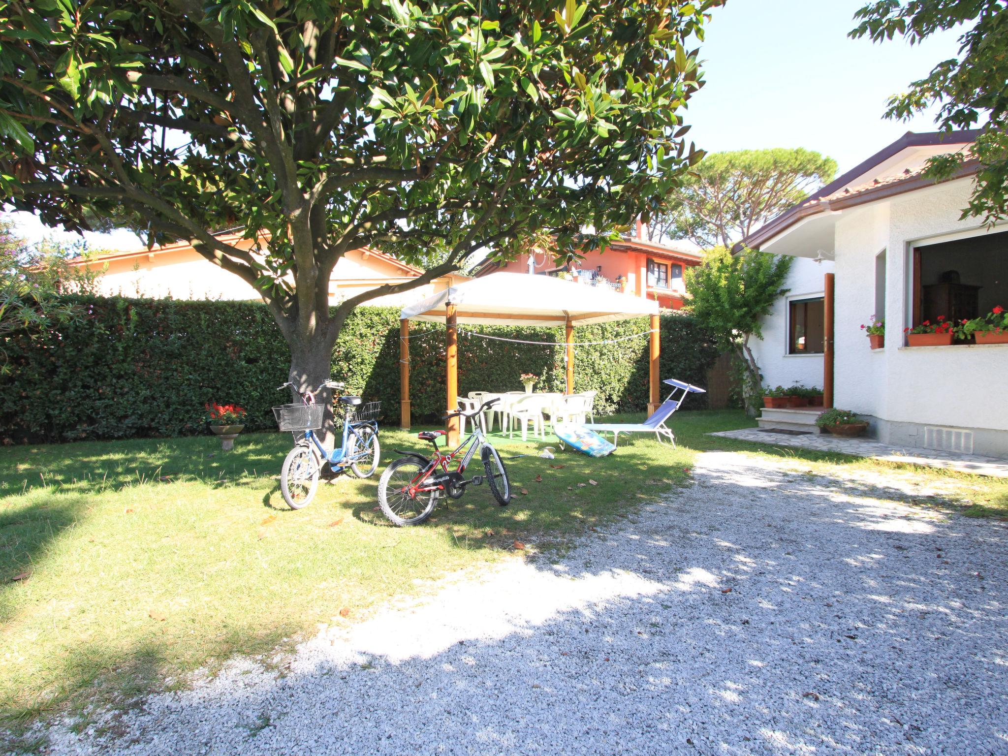 Foto 16 - Haus mit 3 Schlafzimmern in Forte dei Marmi mit garten und blick aufs meer