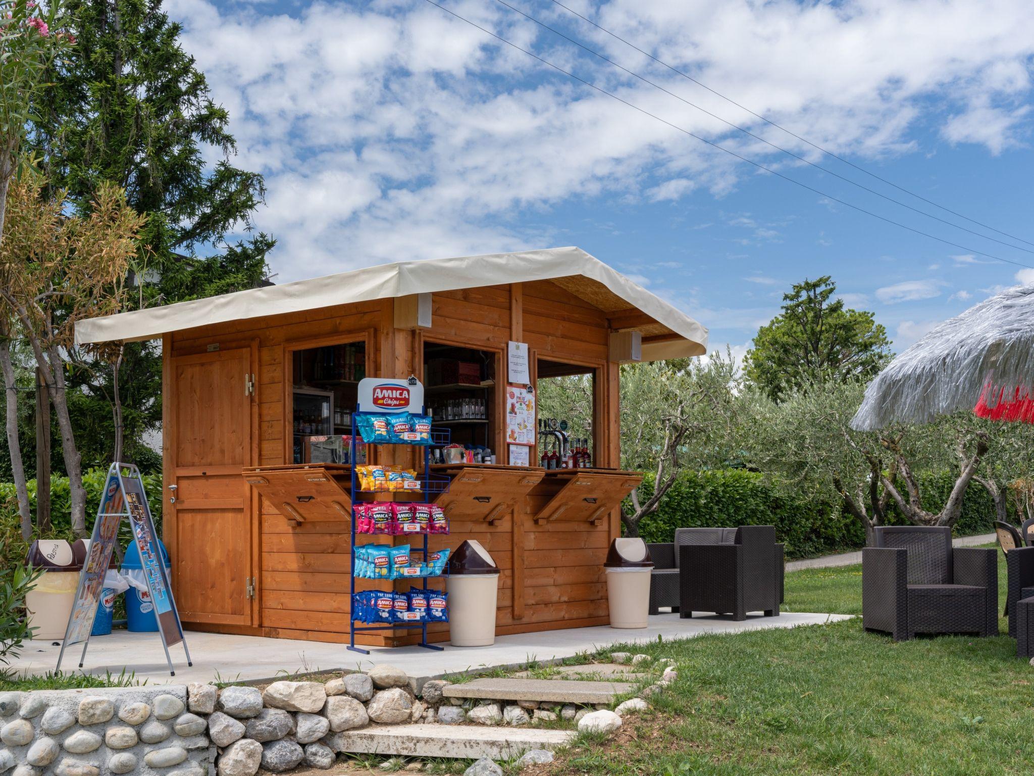 Foto 13 - Apartamento de 2 quartos em Moniga del Garda com piscina e vista para a montanha