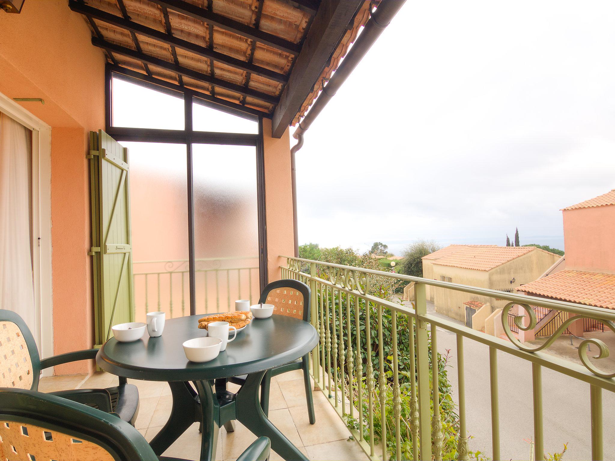 Photo 6 - Maison de 2 chambres à La Croix-Valmer avec piscine et terrasse