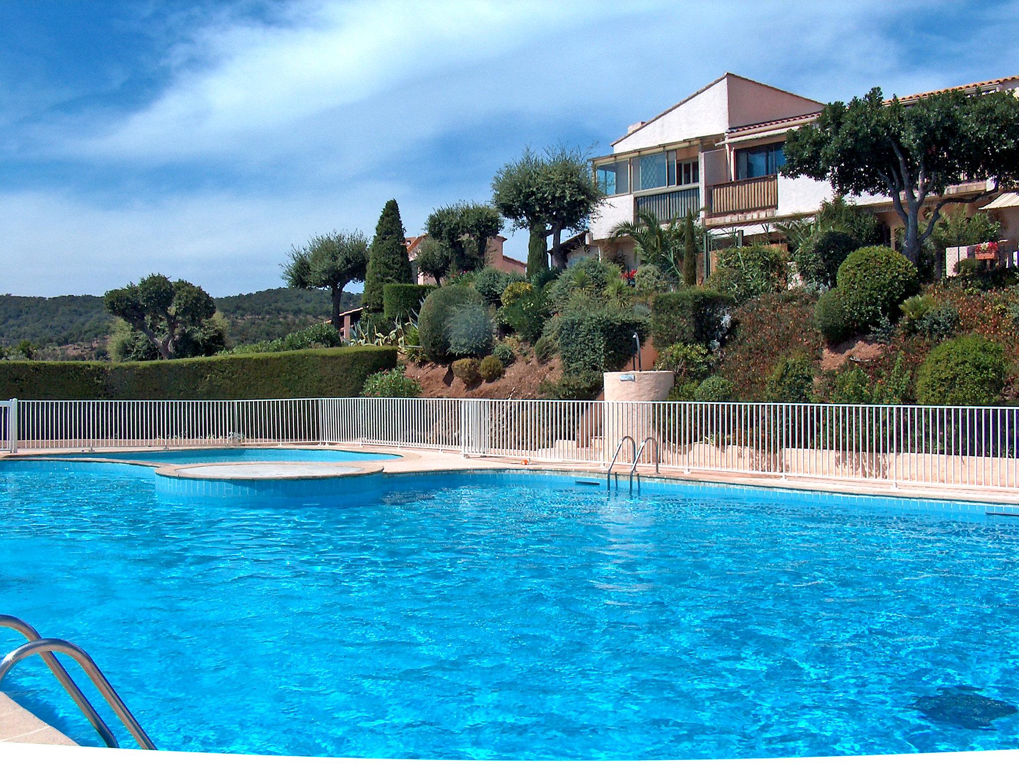 Photo 1 - Maison de 2 chambres à La Croix-Valmer avec piscine et vues à la mer