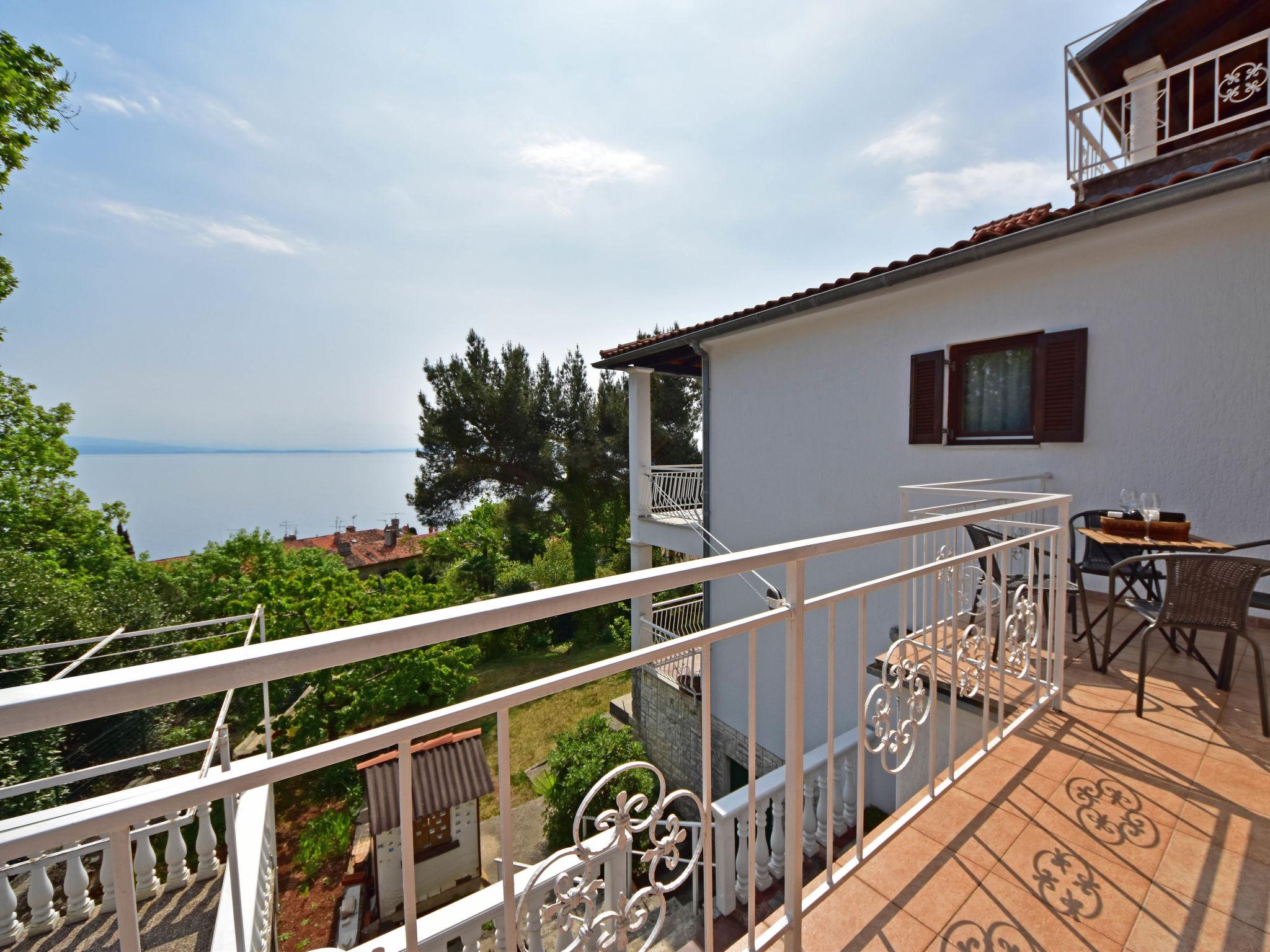 Foto 5 - Casa de 2 habitaciones en Opatija con jardín y terraza