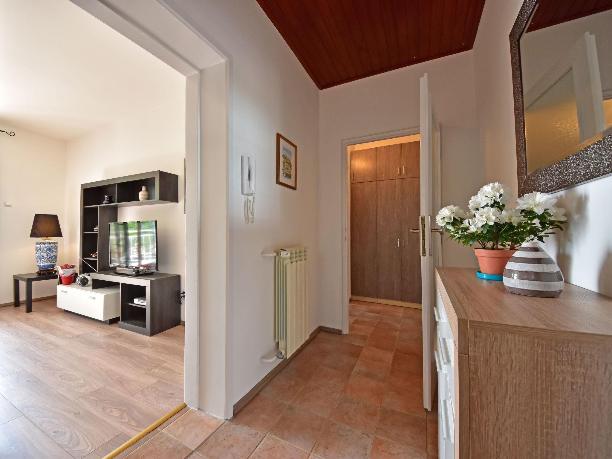 Foto 10 - Casa con 2 camere da letto a Opatija con giardino e terrazza