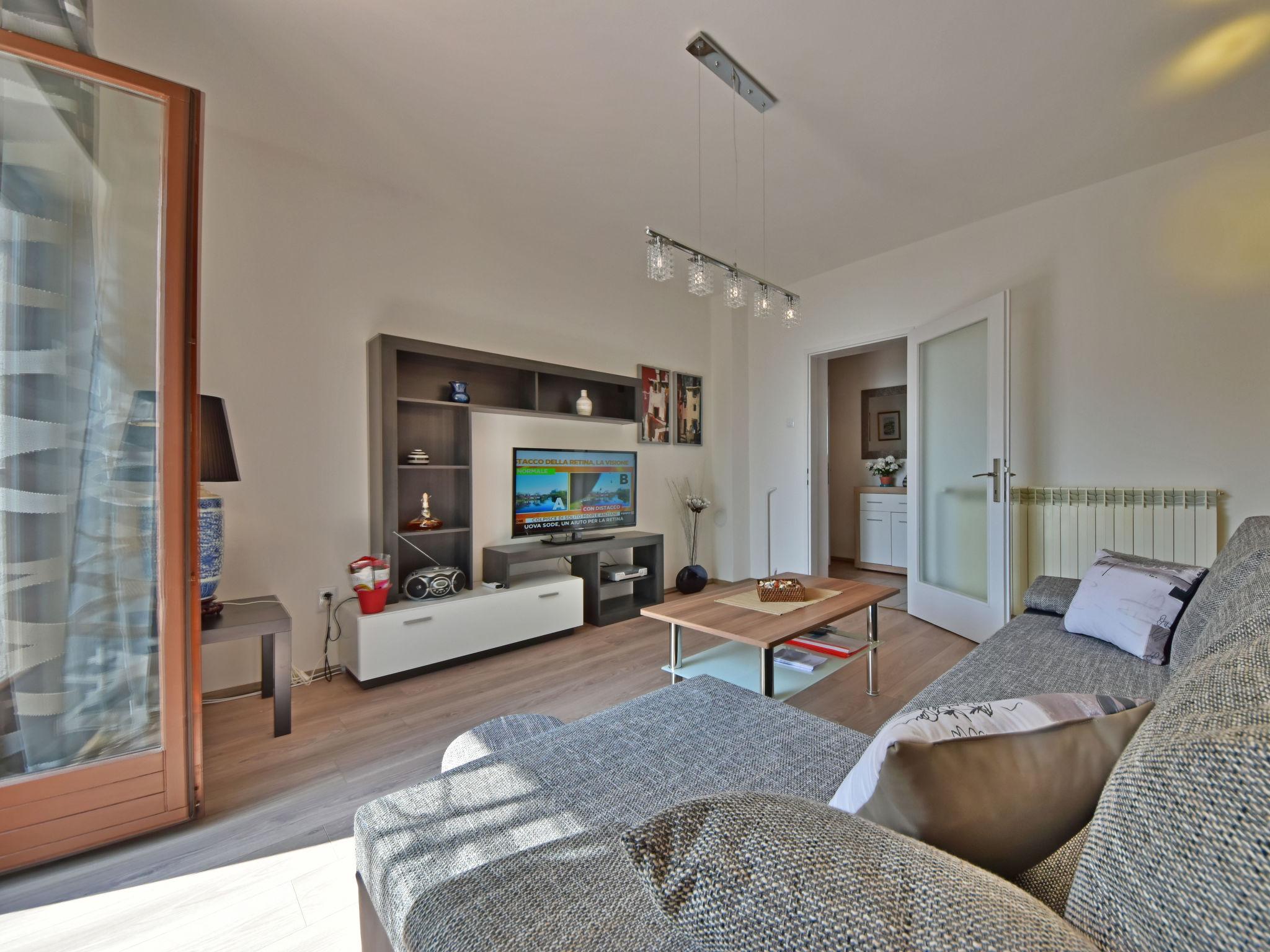 Foto 8 - Casa con 2 camere da letto a Opatija con giardino e terrazza