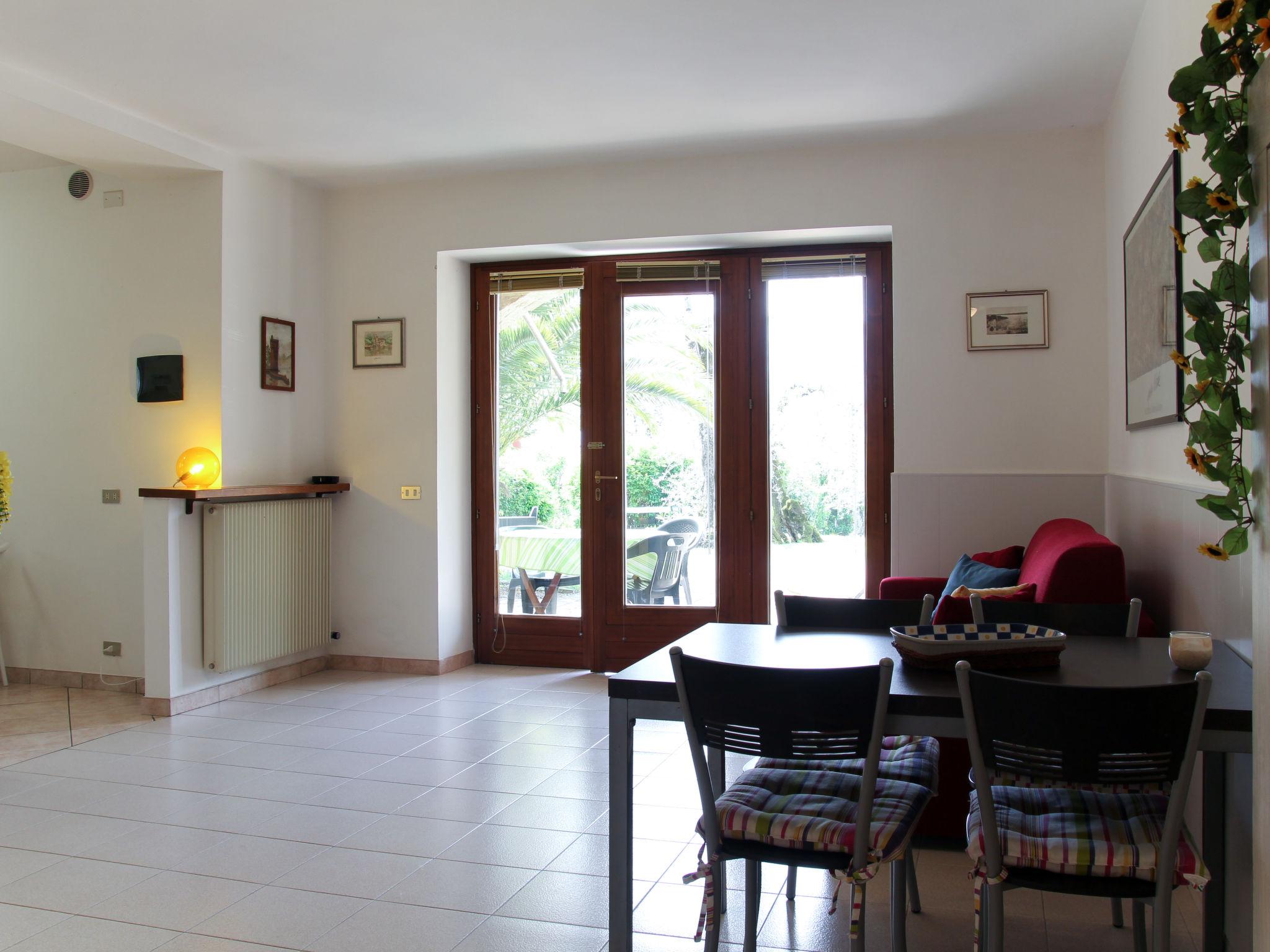 Photo 10 - Appartement de 1 chambre à Malcesine avec jardin et vues sur la montagne