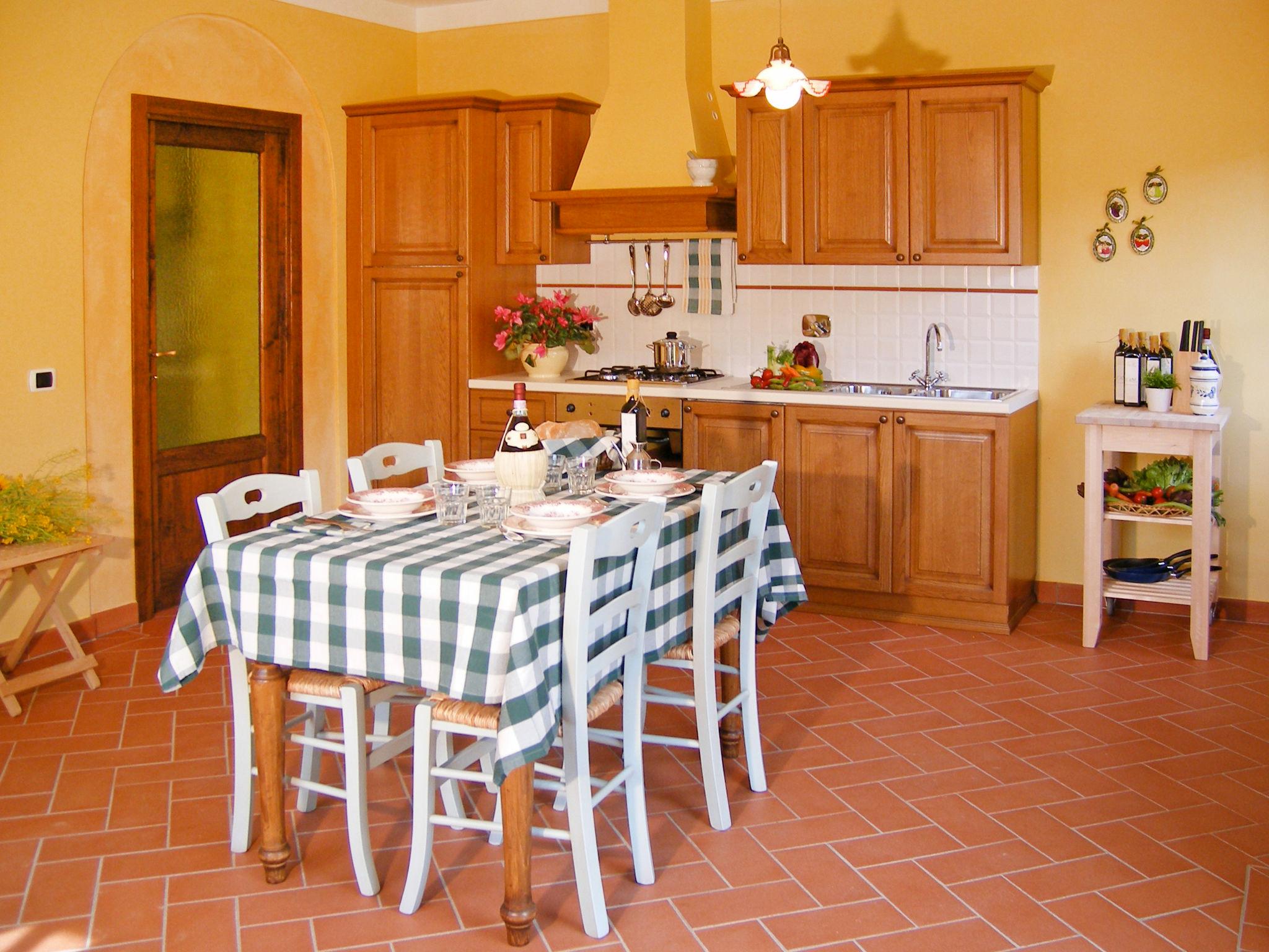 Photo 4 - 1 bedroom Apartment in San Giovanni Valdarno with swimming pool