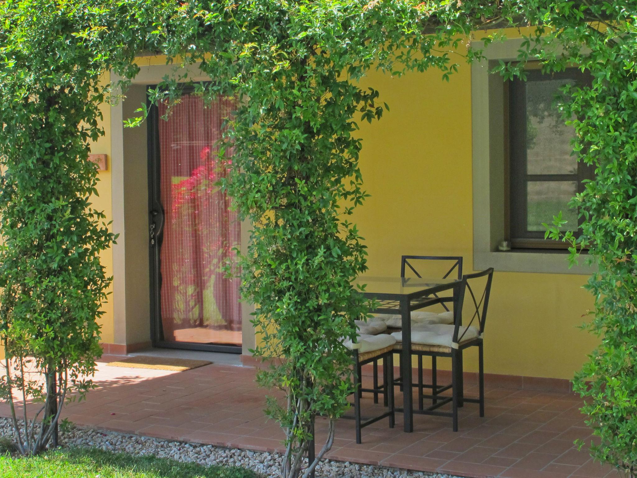 Photo 1 - 1 bedroom Apartment in San Giovanni Valdarno with swimming pool and garden